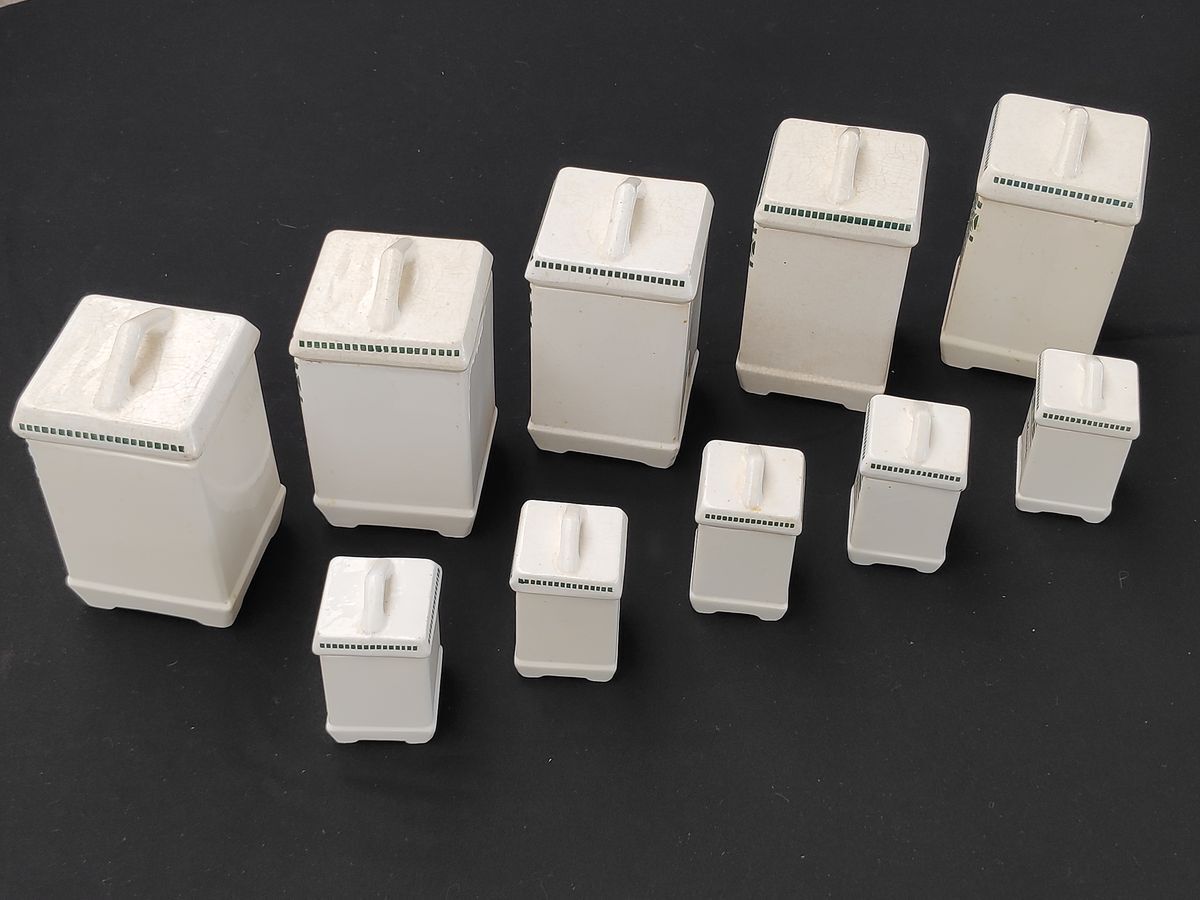 Kitchen pots in earthenware