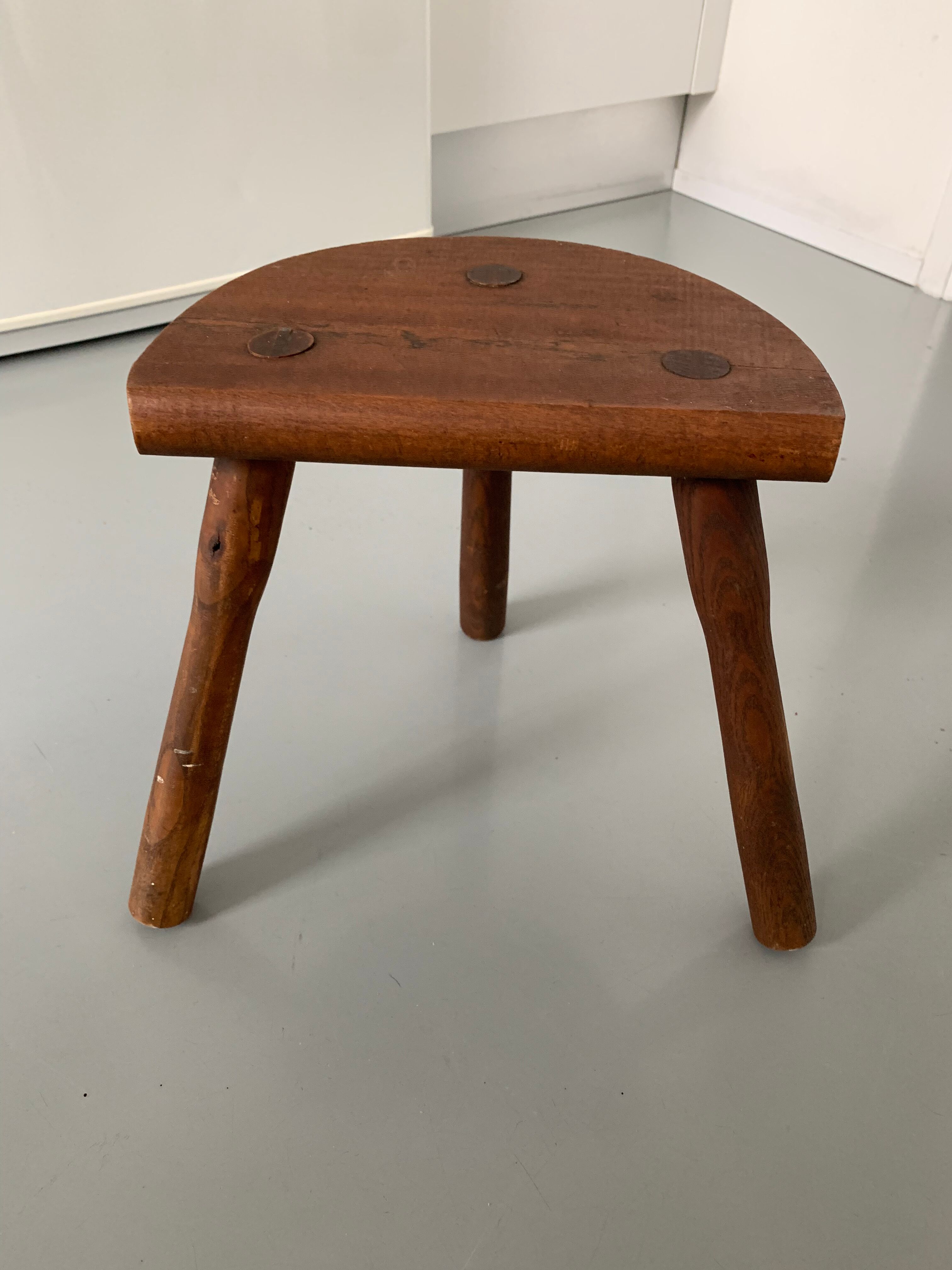 Tripod stool