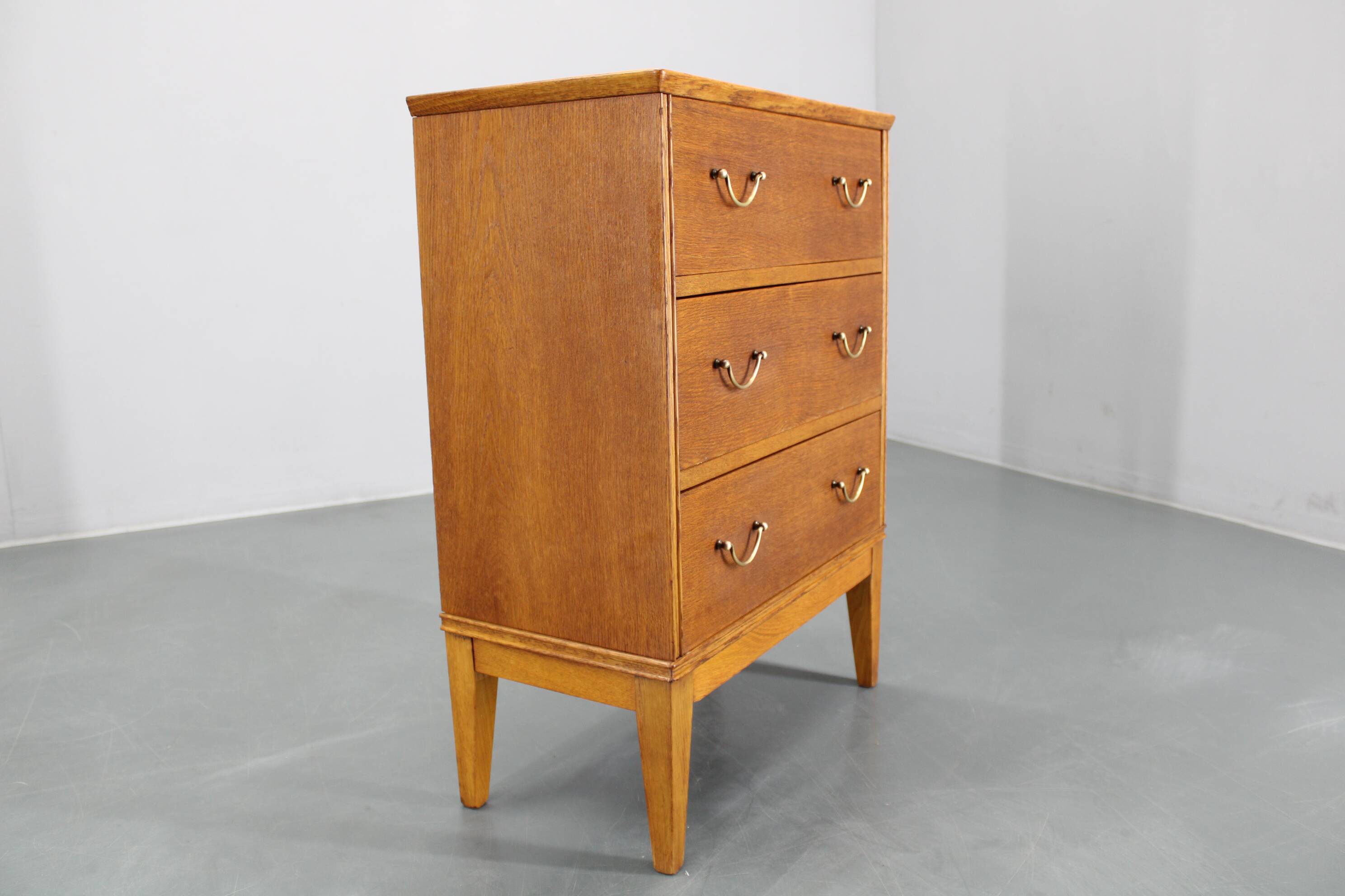 Commode danoise en chêne des années 1950