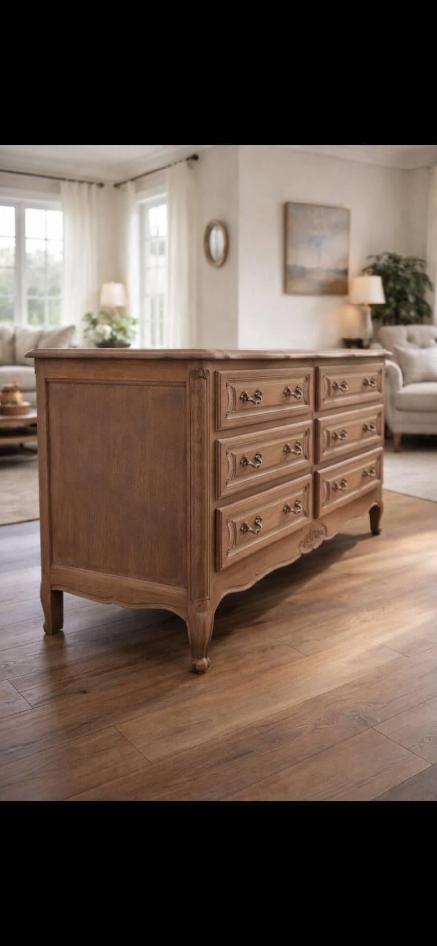 Oak chest of drawers