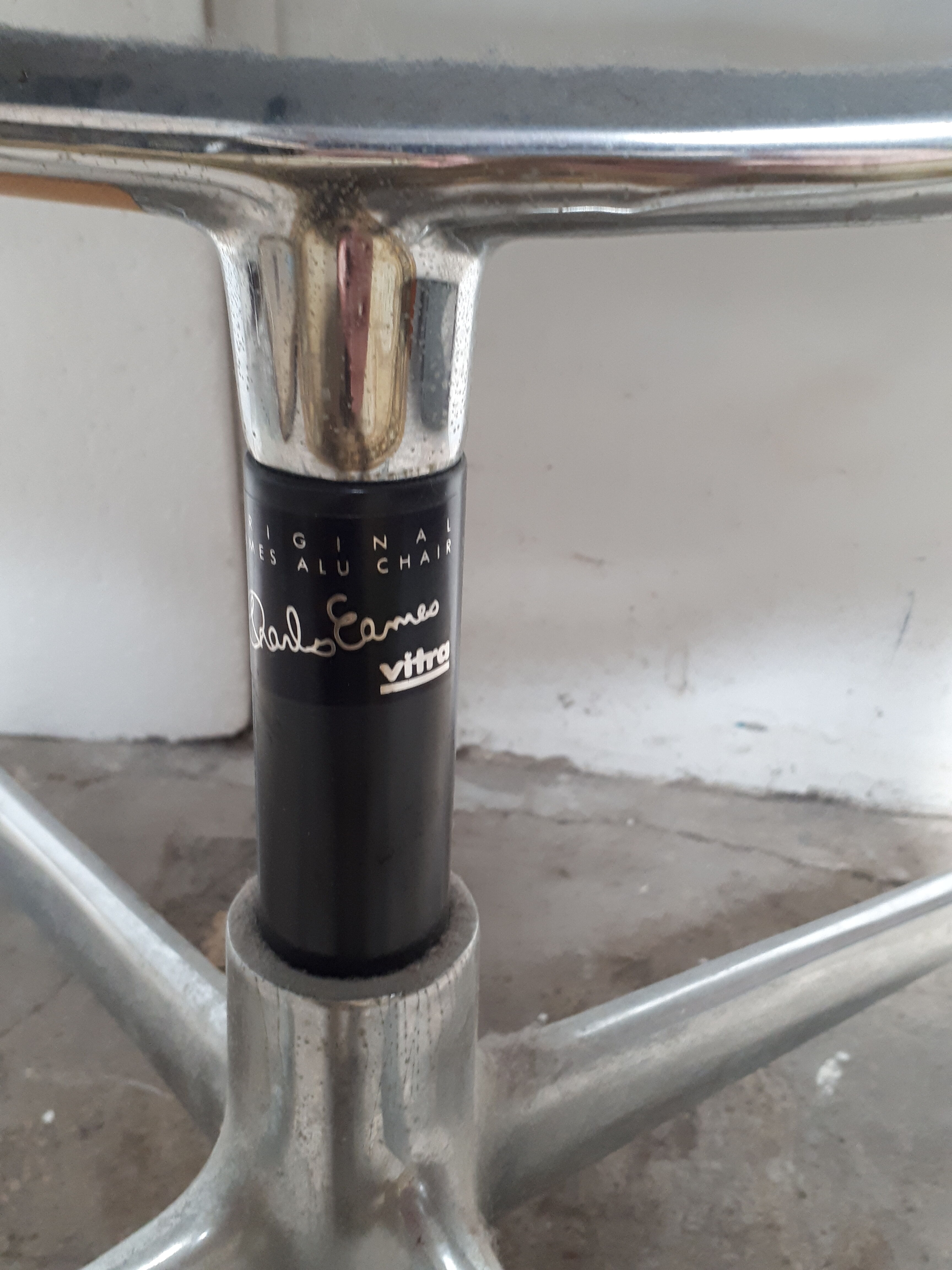 Office chair living room eames ea 106 aluminum group vitra vintage 80s