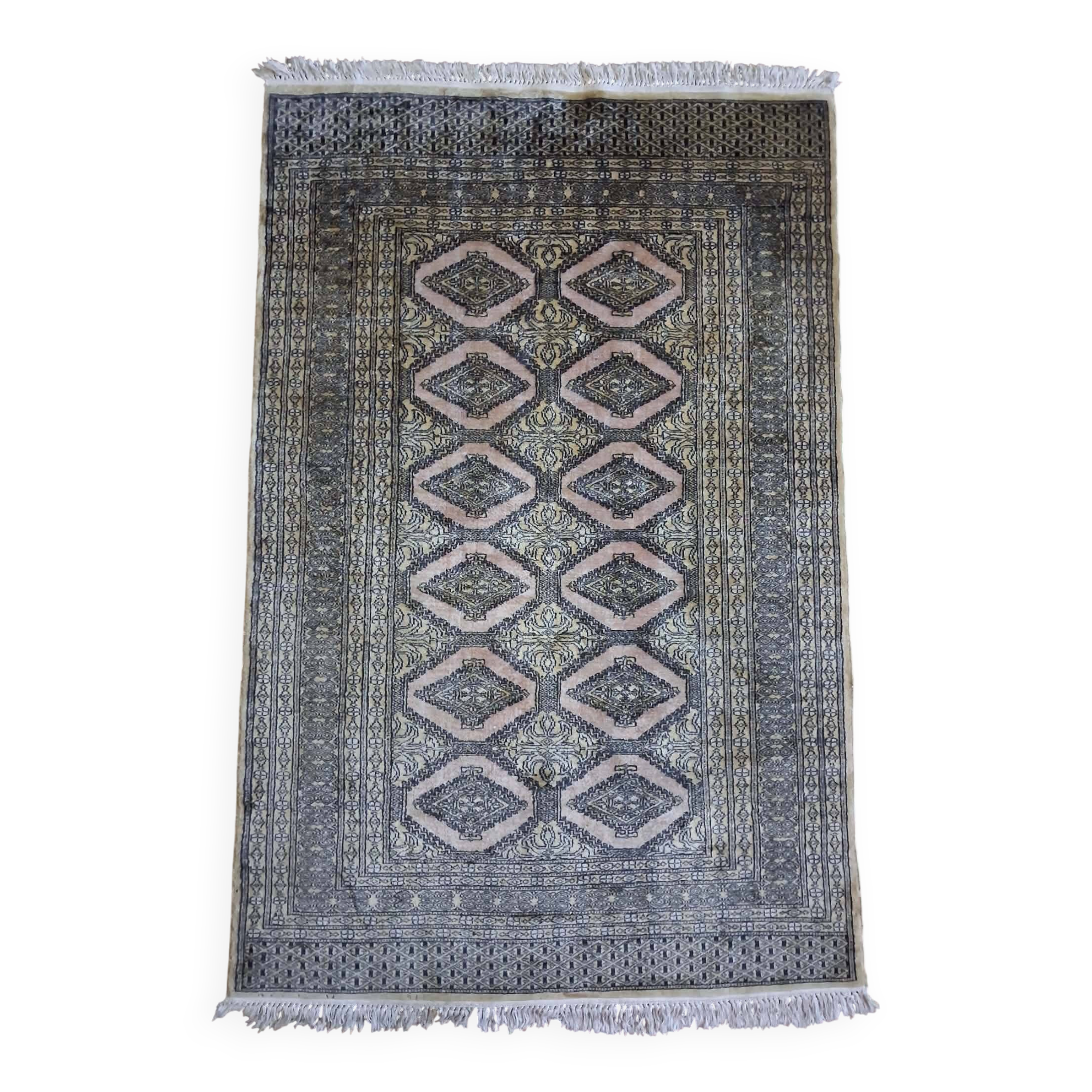 Handmade Pakistani Bukhara rug 188x122cm