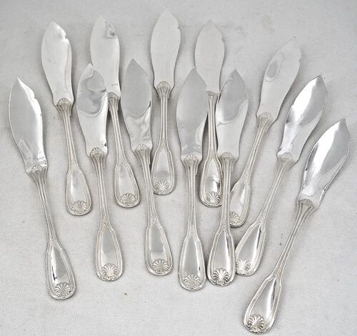 Ercuis Maintenon, Shell, 12 fish forks, 24 pieces in silver-plated metal.
