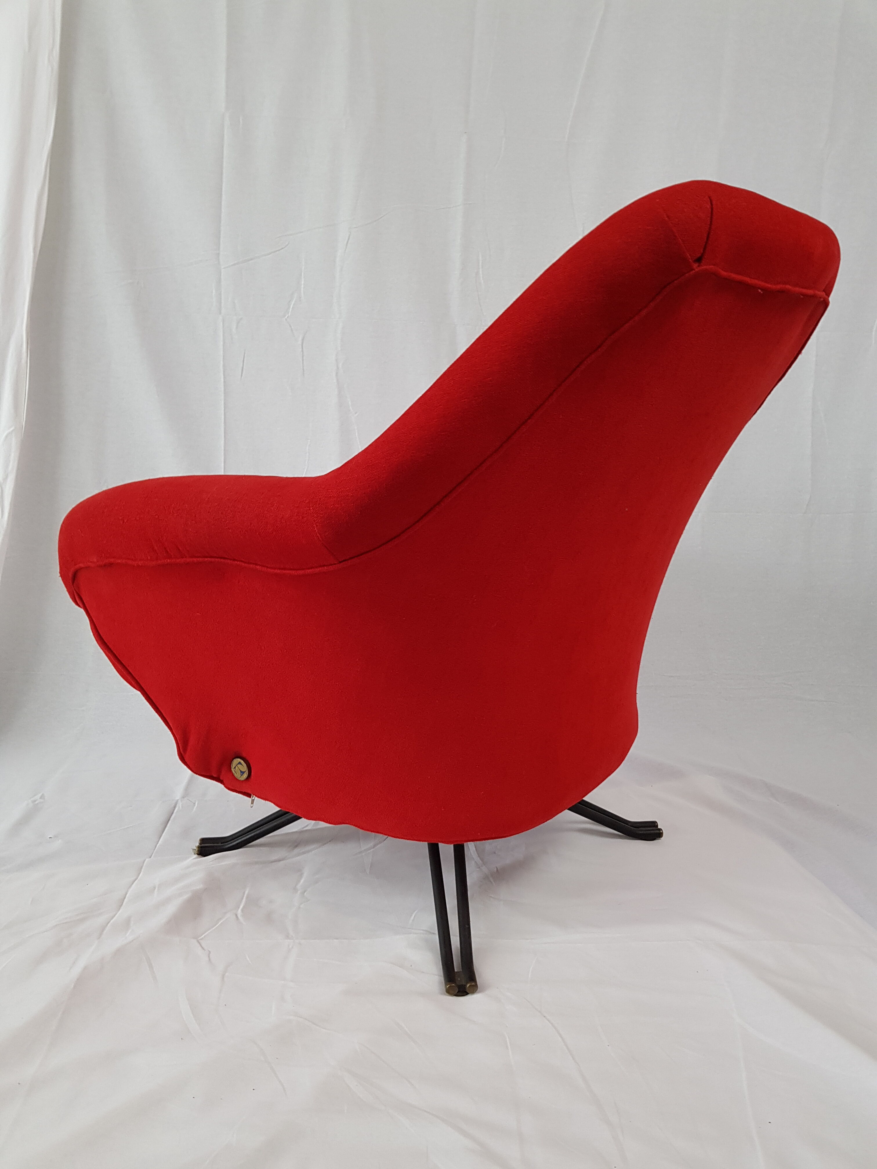 Armchair P32 by Osvaldo Borsani for Tecno 1956