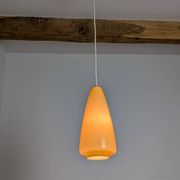 Paire de suspensions opaline