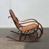 Curved wooden rocking chair Art Nouveau Jugendstil by Fischel, Austria, 1910s