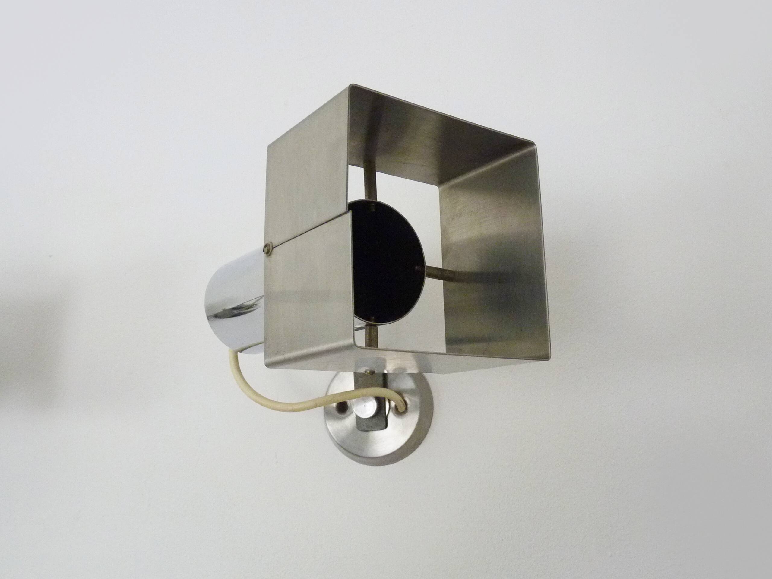 Pair of Space Age wall lights, adjustable, chrome-plated metal, aluminium, 60