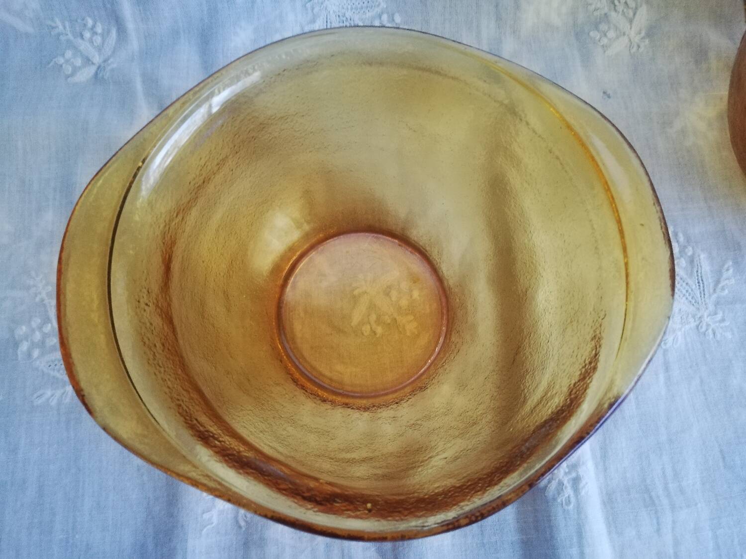 Vintage ear bowl duo