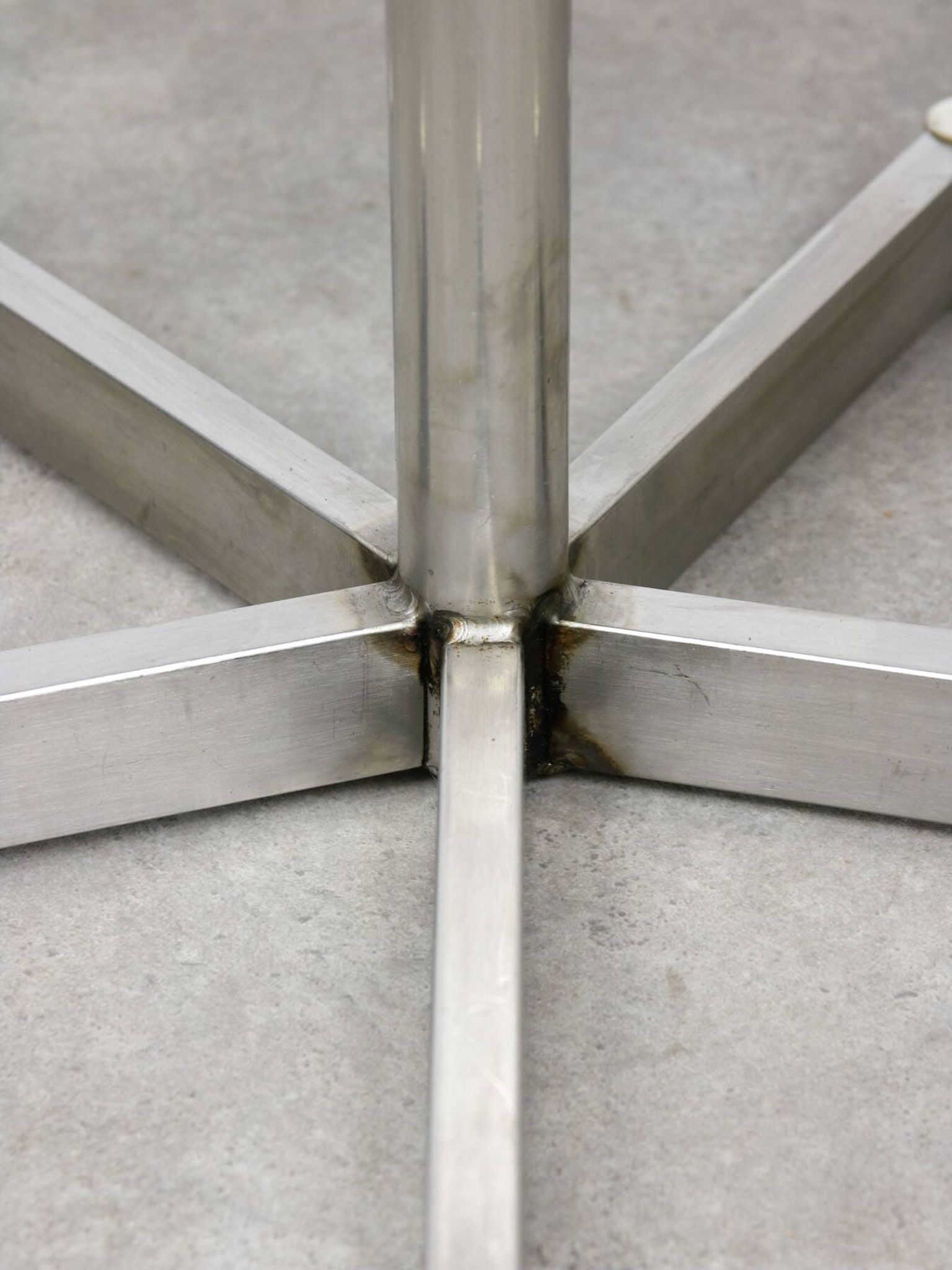 Tabouret pivotant Bauhaus moderniste en chrome, années 1950