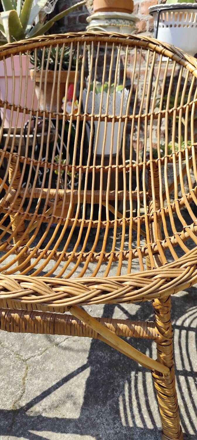 Pair of wicker armchairs