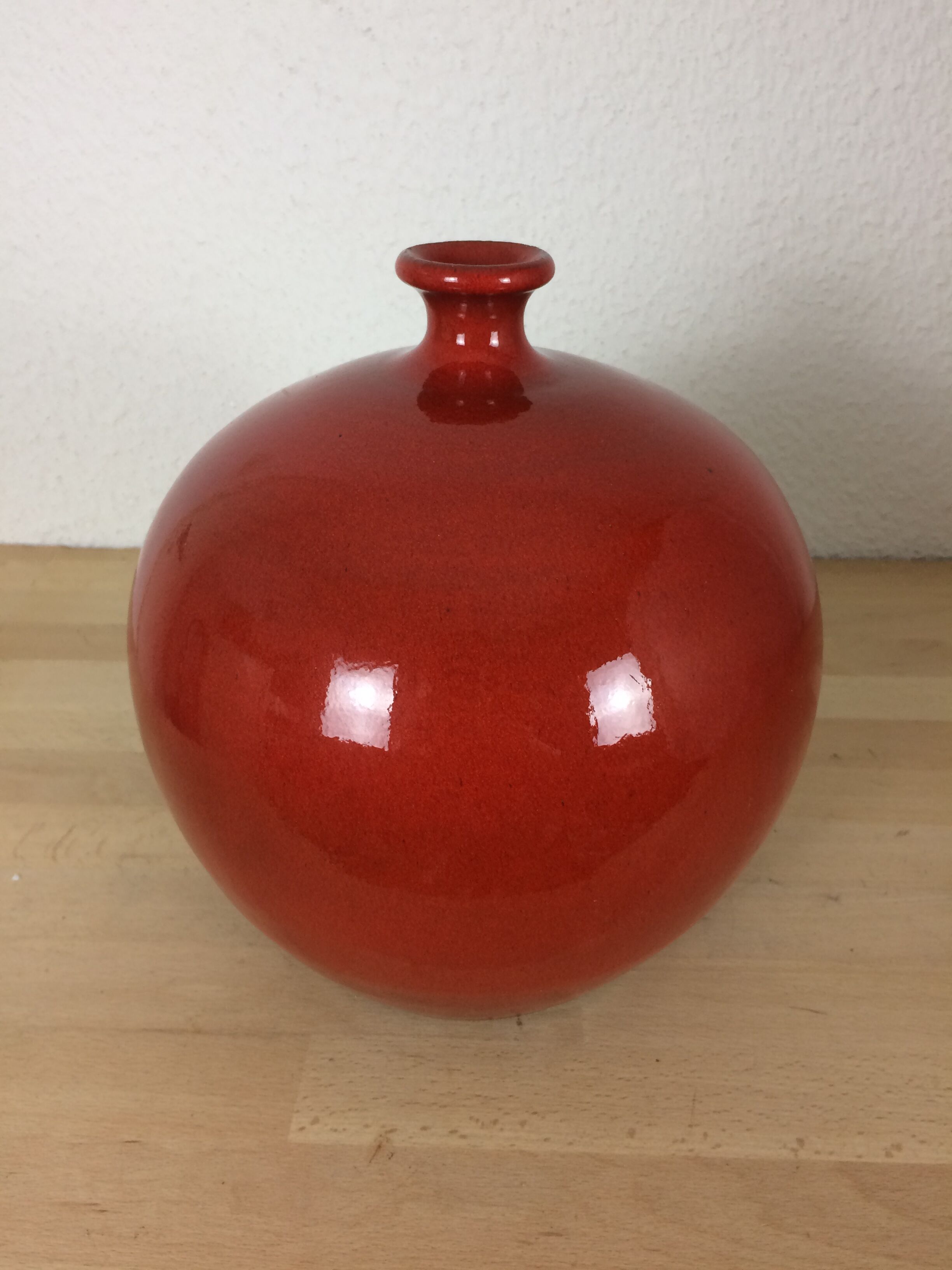 Vase red ceramic ball 25 x 22 cm