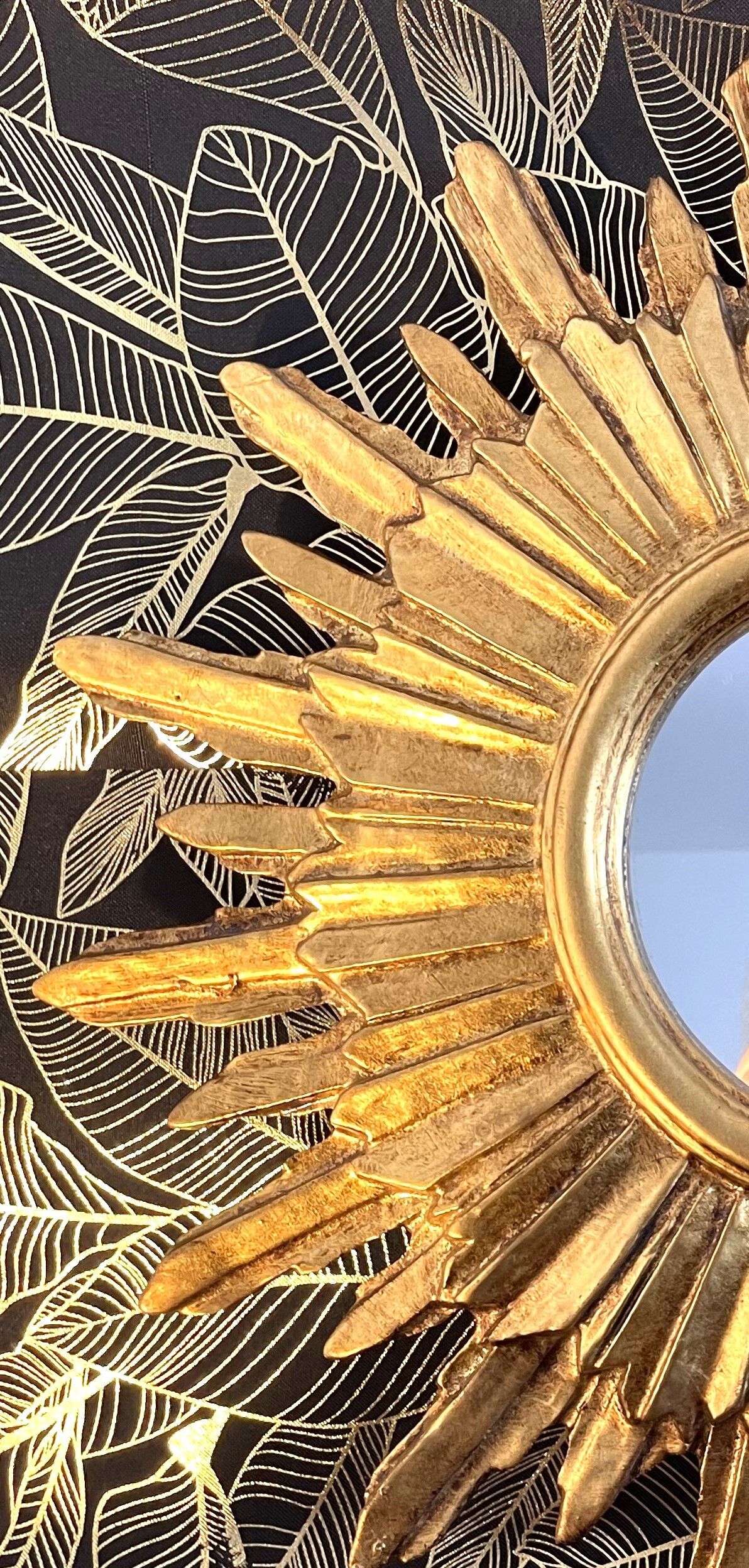 Miroir soleil bois feuille d’or 50 cm