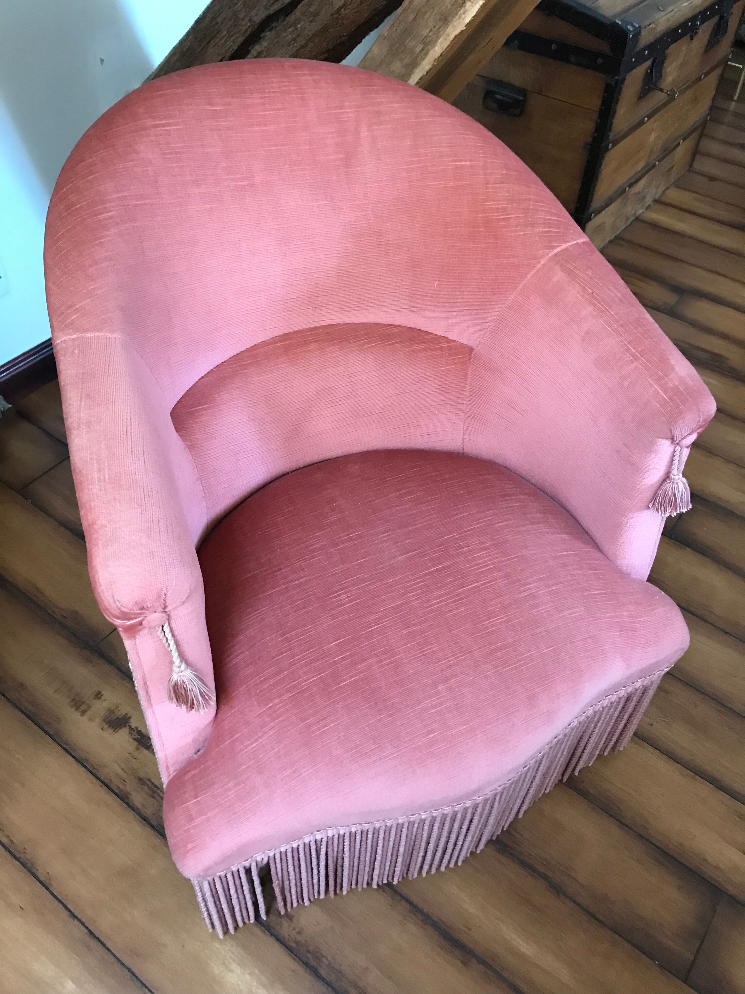 Pink velvet toad armchair