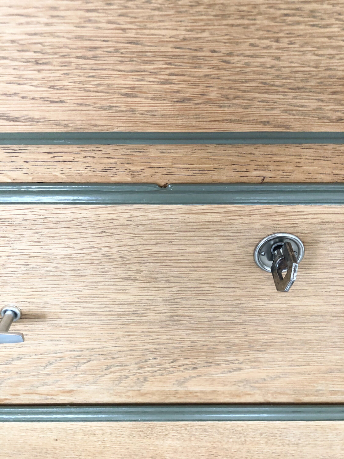 6-drawer chest of drawers in oak