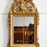 Miroir en bois doré, style Louis XVI – 1ère partie XXe - 60x30cm