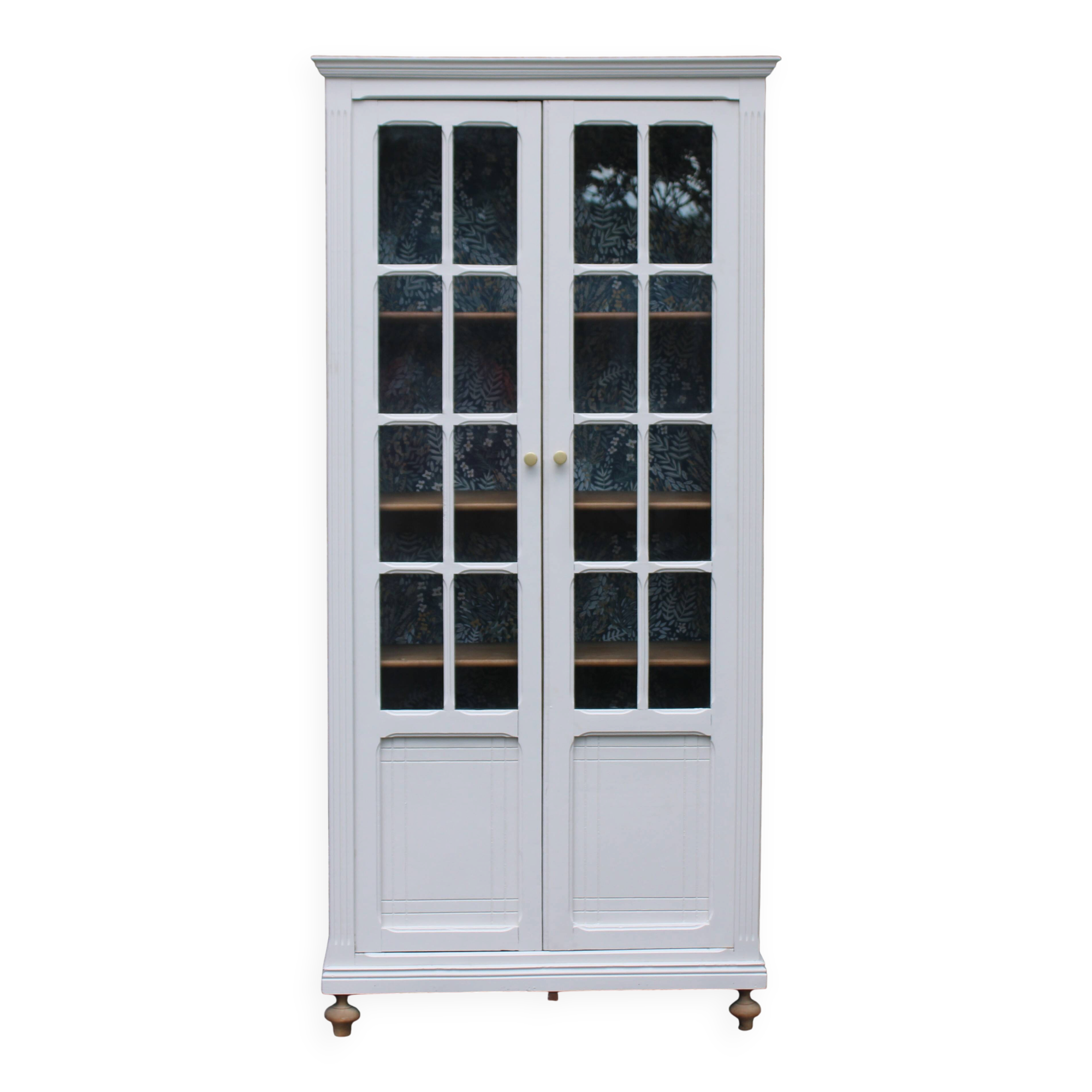 Vitrine parisienne ancienne rénovée – blanc cassé