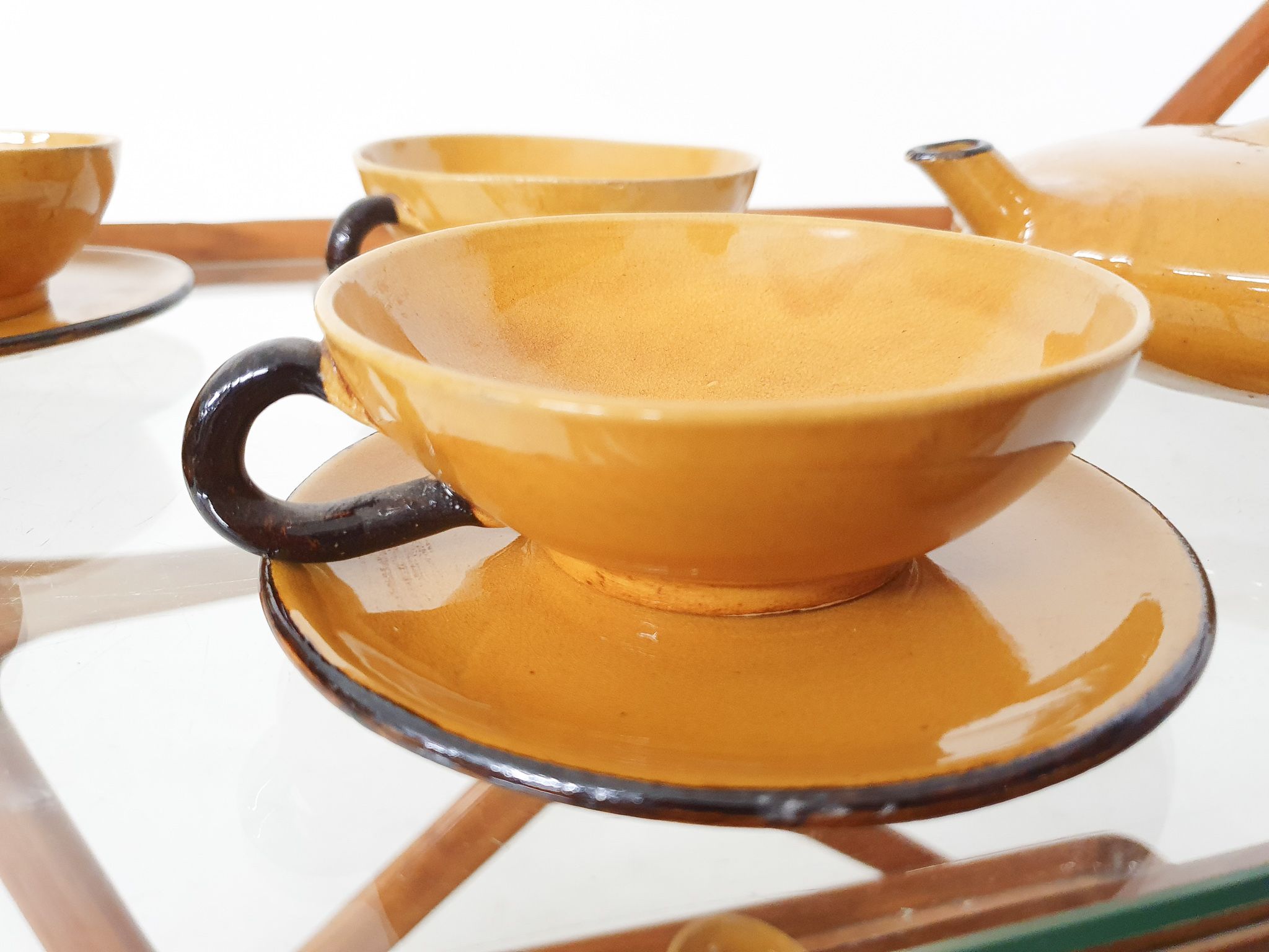 Vaisselle en porcelaine ocre de Roger Mourre pour Dieulefit, France années 1950