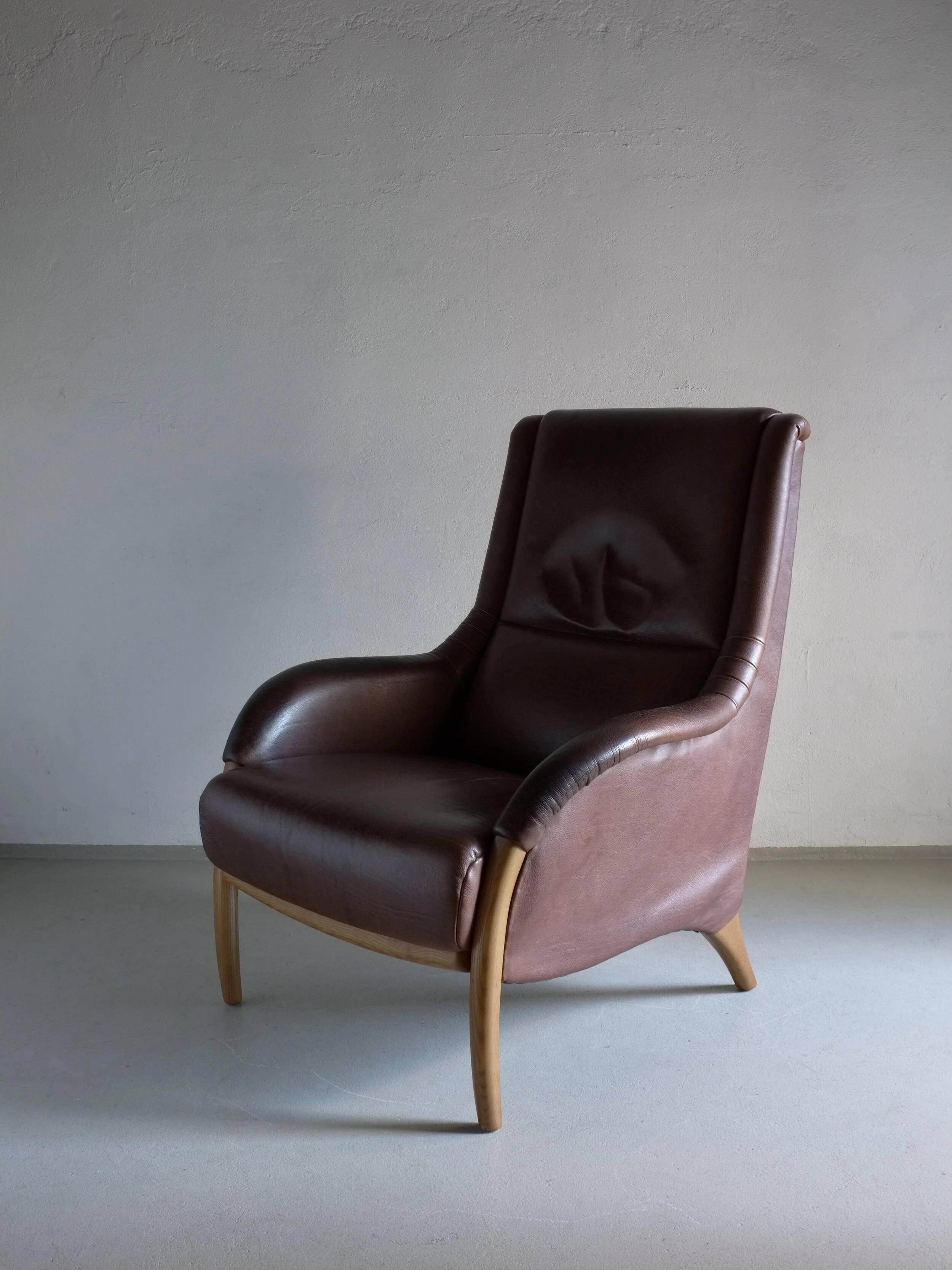 Brown leather lounge chair | Netherlands | 1980s