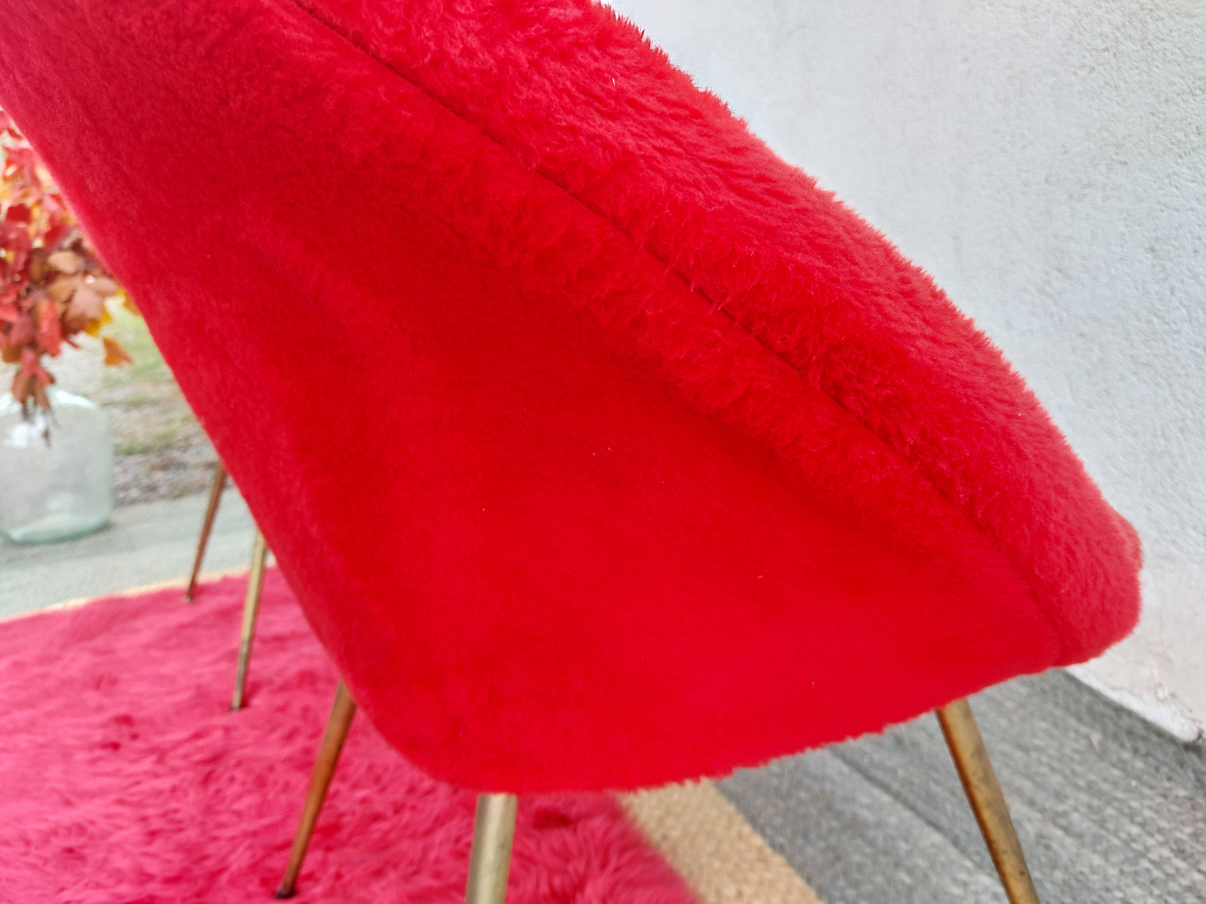 pair of vintage armchairs (red fur)