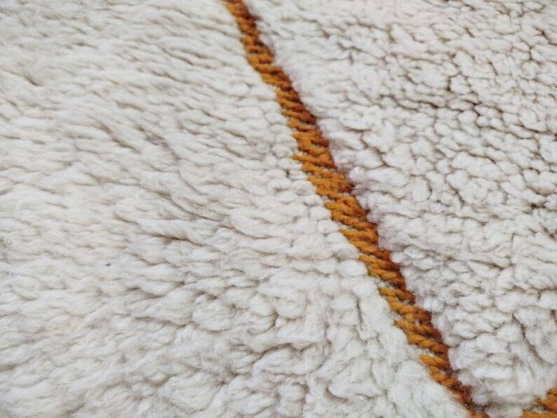 Handmade wool rug, size 150 x 250 cm