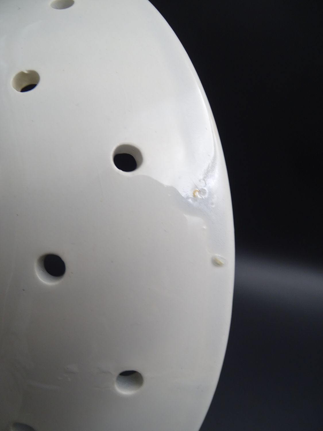 Digoin white earthenware strawberry drain plate - circa 1950 - Vintage