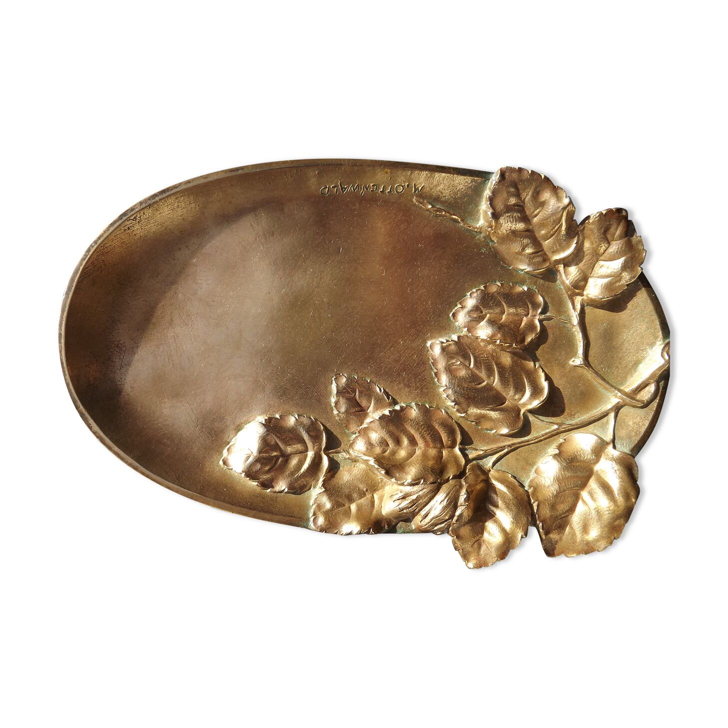 Empty Art Nouveau pocket