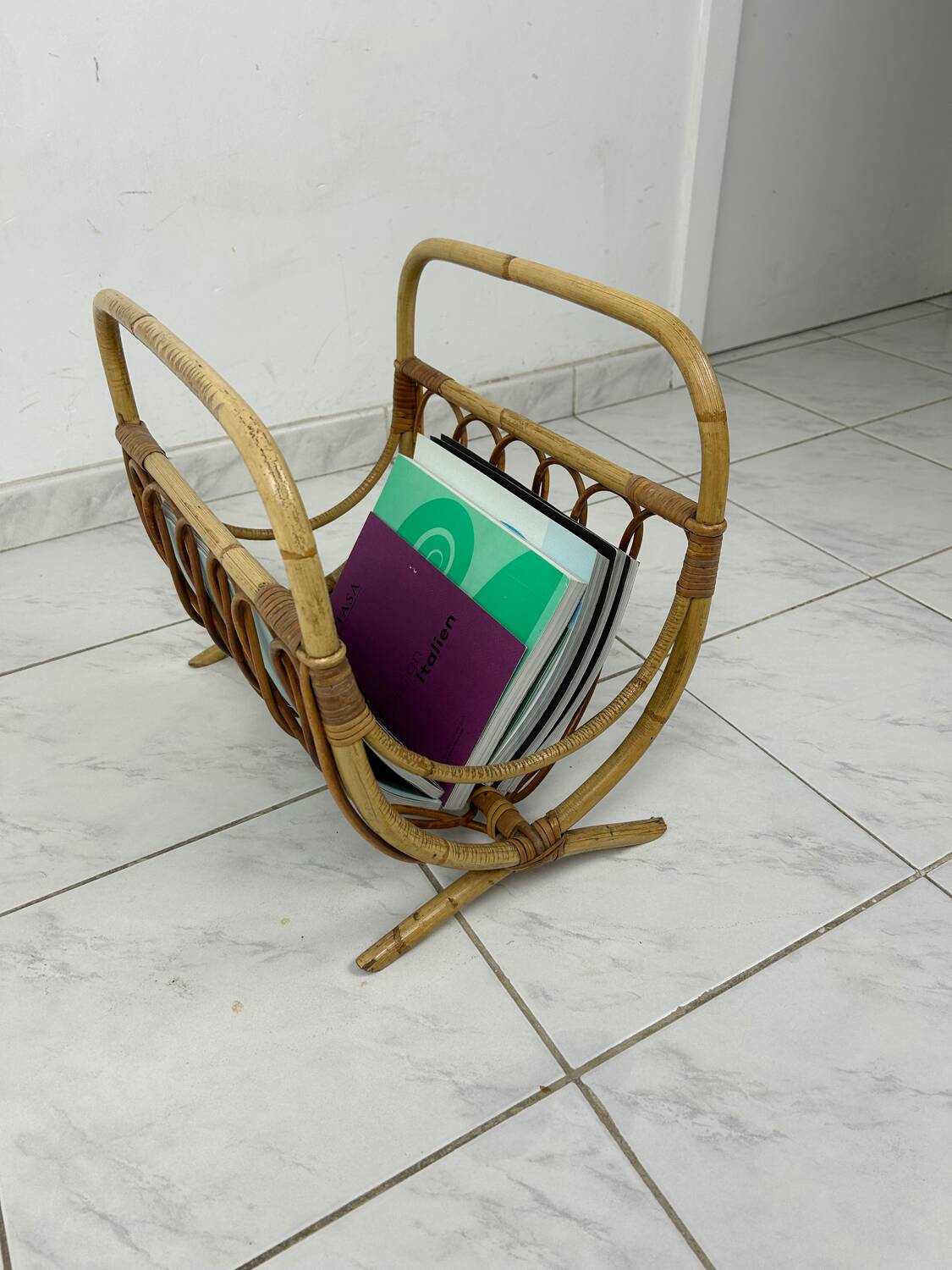 Porte-revues vintage en bambou