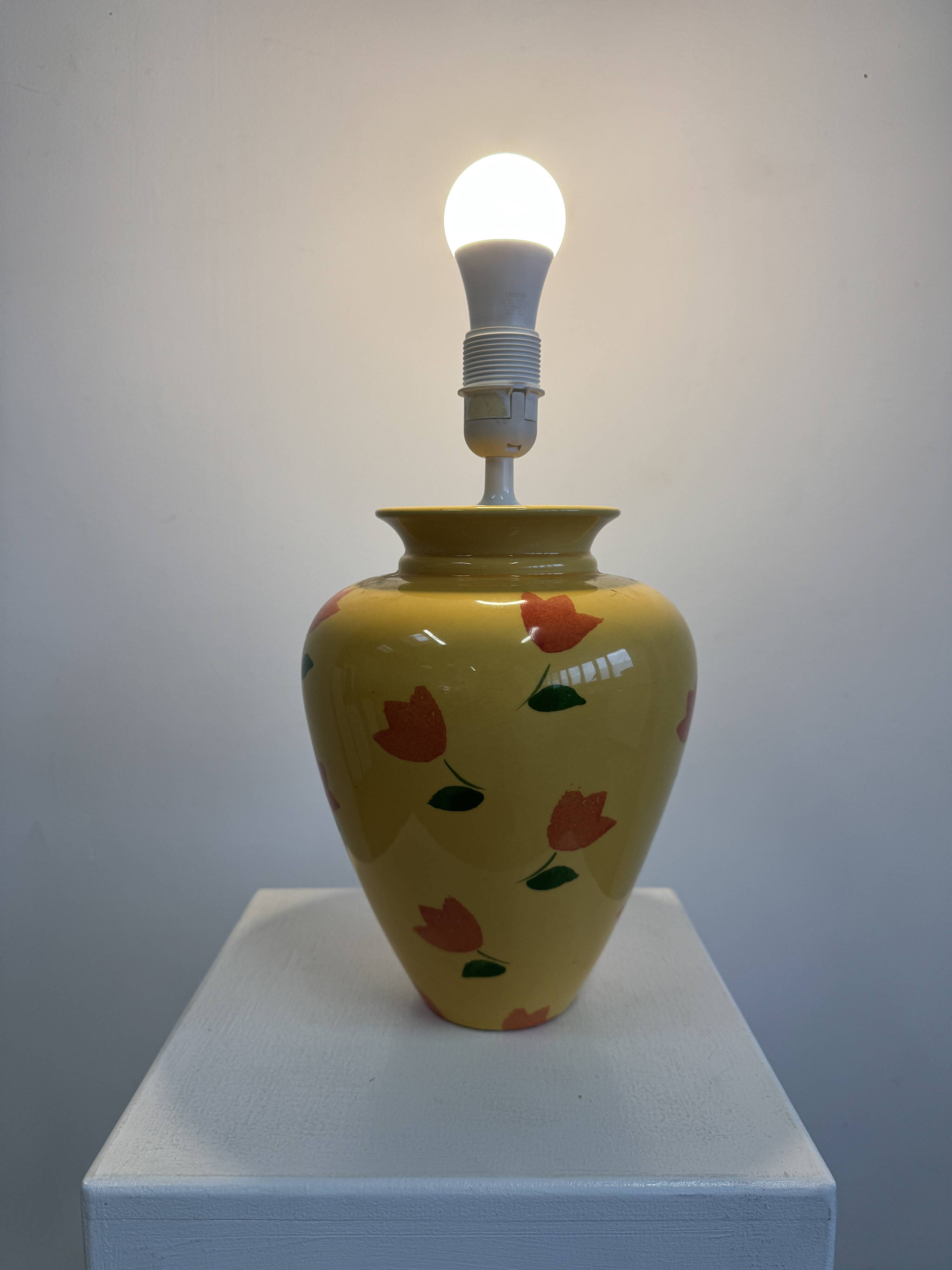 Large yellow lamp base with orange tulip shades, H46 D24