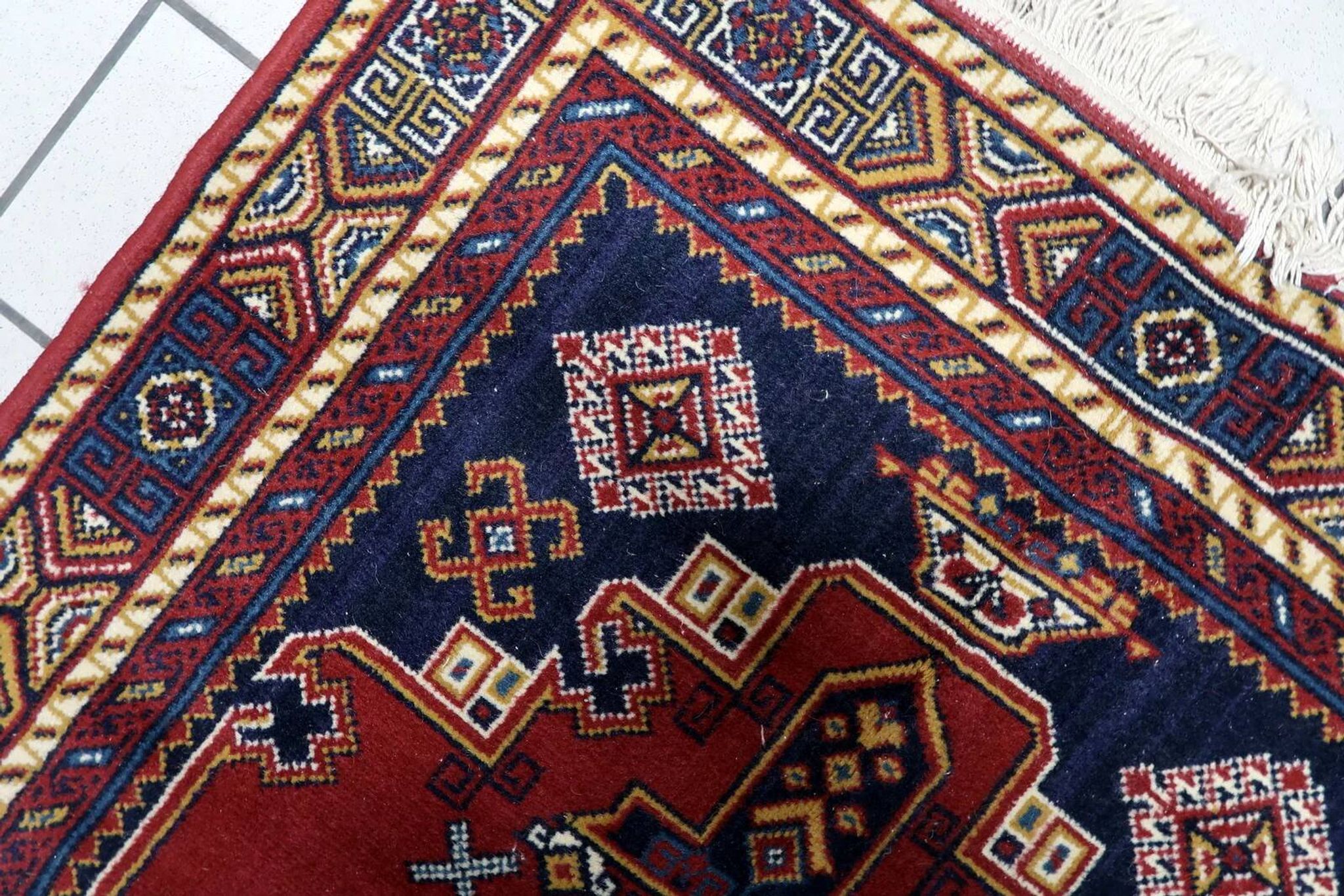 Vintage European Persian-style Shiraz rug 100 cm x 142 cm 1950s - 1C1232