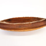 Coupe en bois scarifié en forme de pirogue