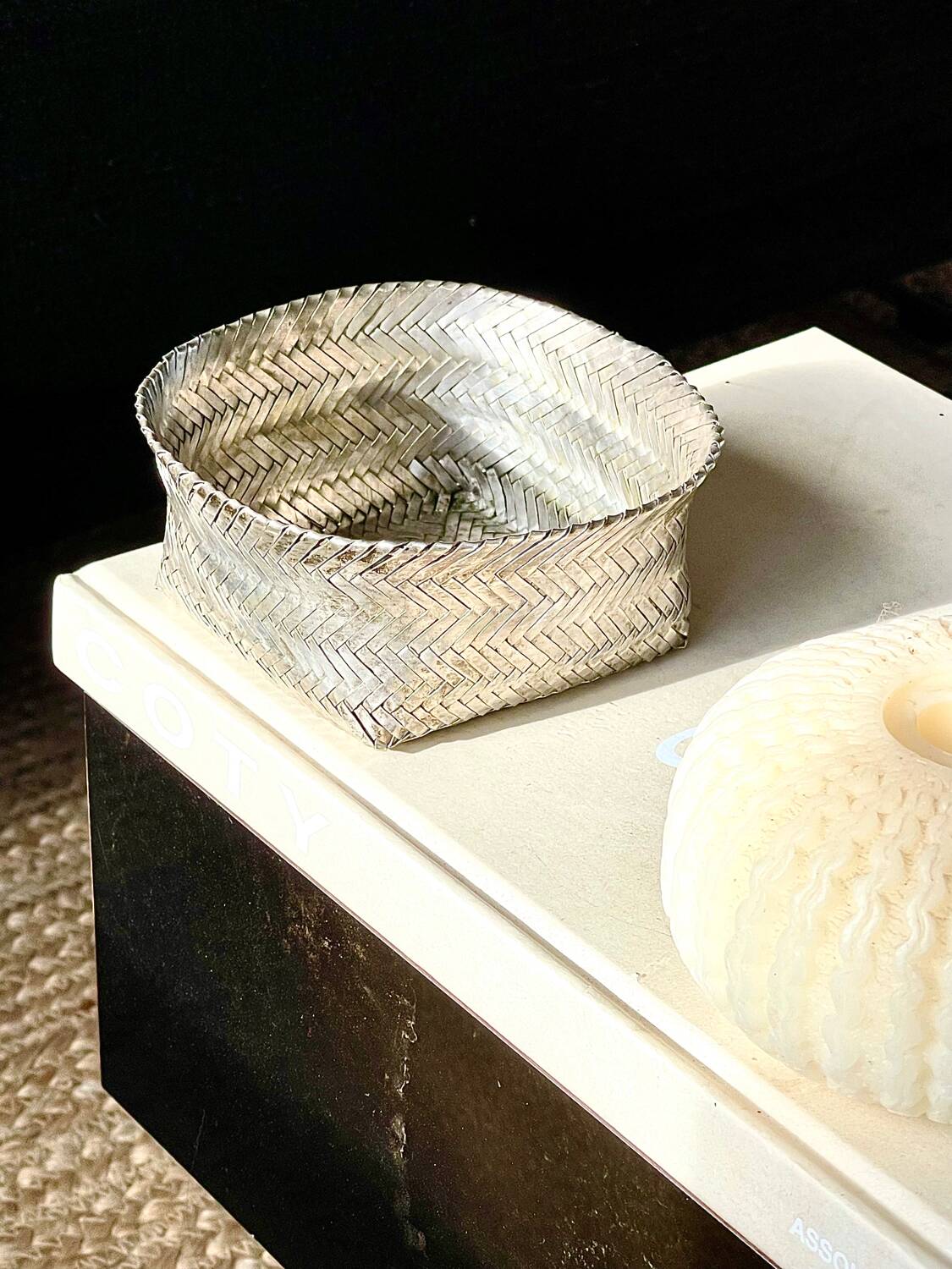 Woven alpaca catchall tray