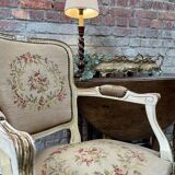Fauteuil français avec tapisserie florale