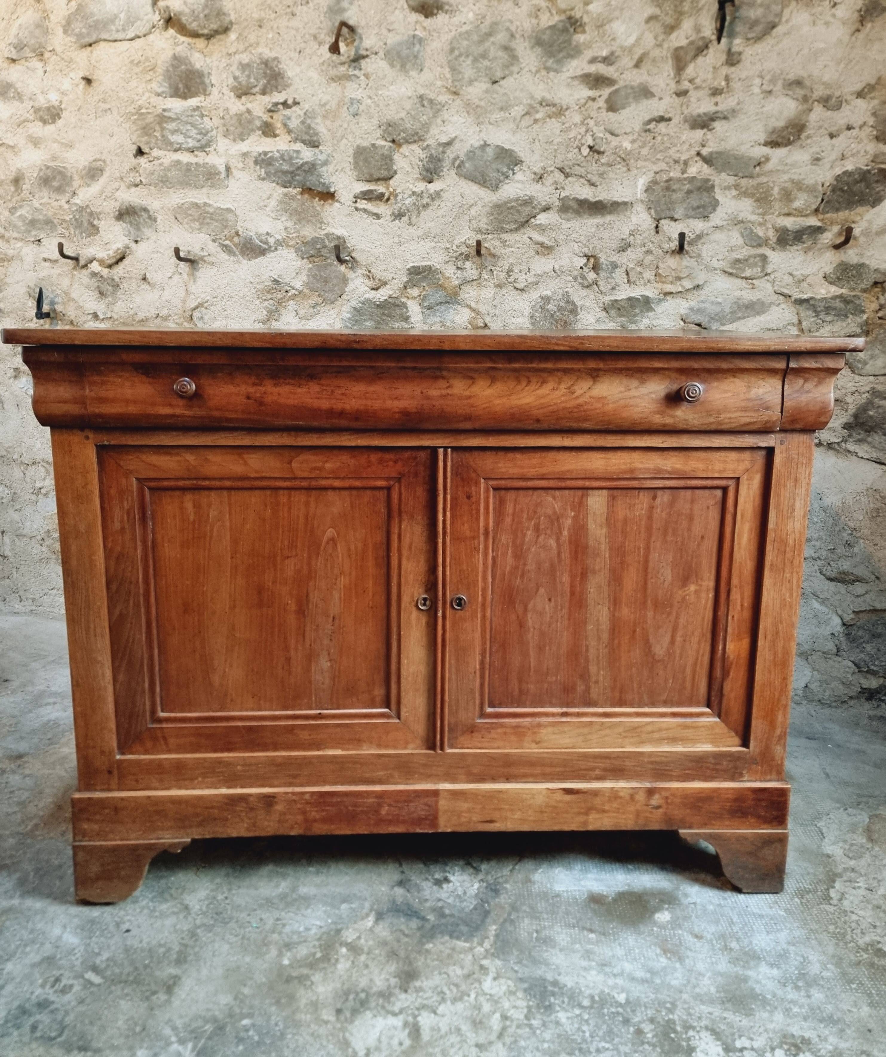 Antique French cherrywood sideboard – Early 19th century
