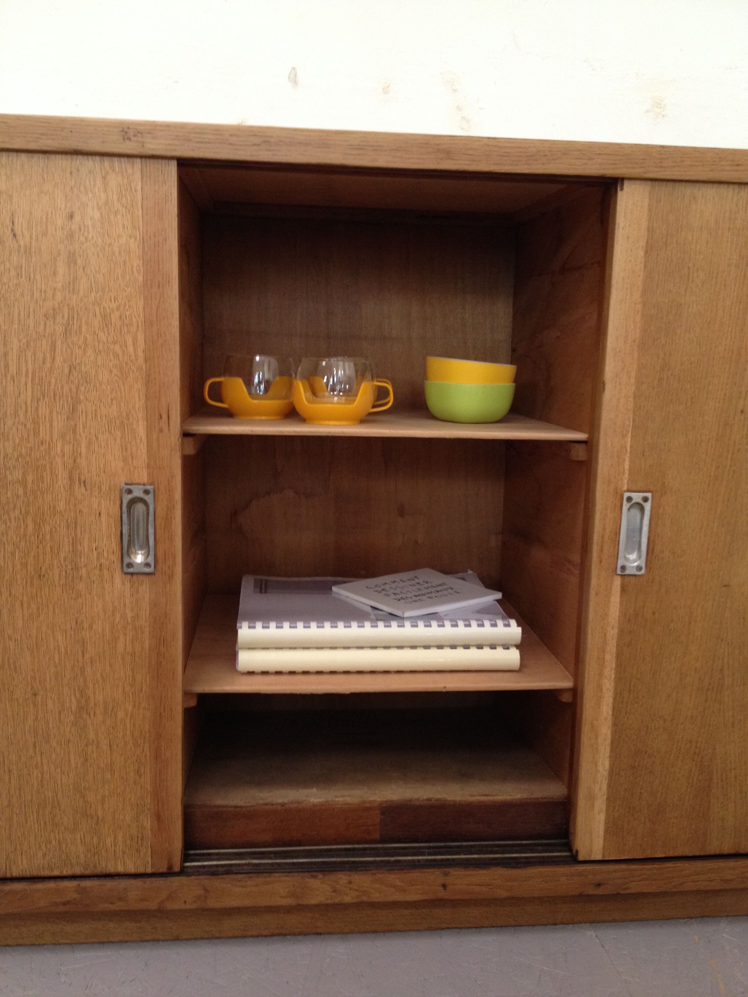 Furniture business in wood oak veneer 3 sliding doors