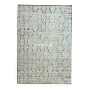 Tapis fait main de style marocain moderne. 100 % laine naturelle. Options personnalisées disponibles.