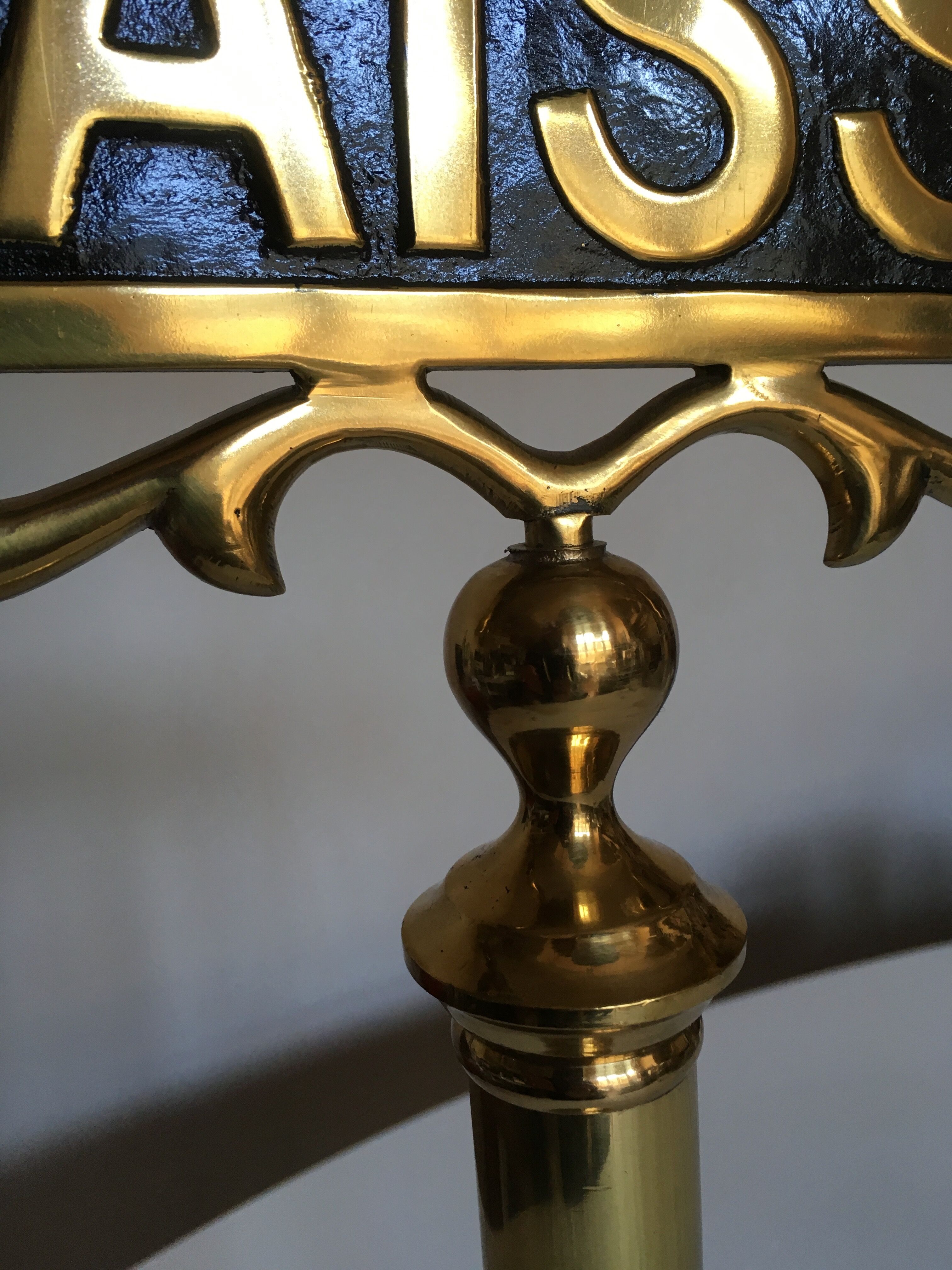 Brass Cash brewery counter plate on foot