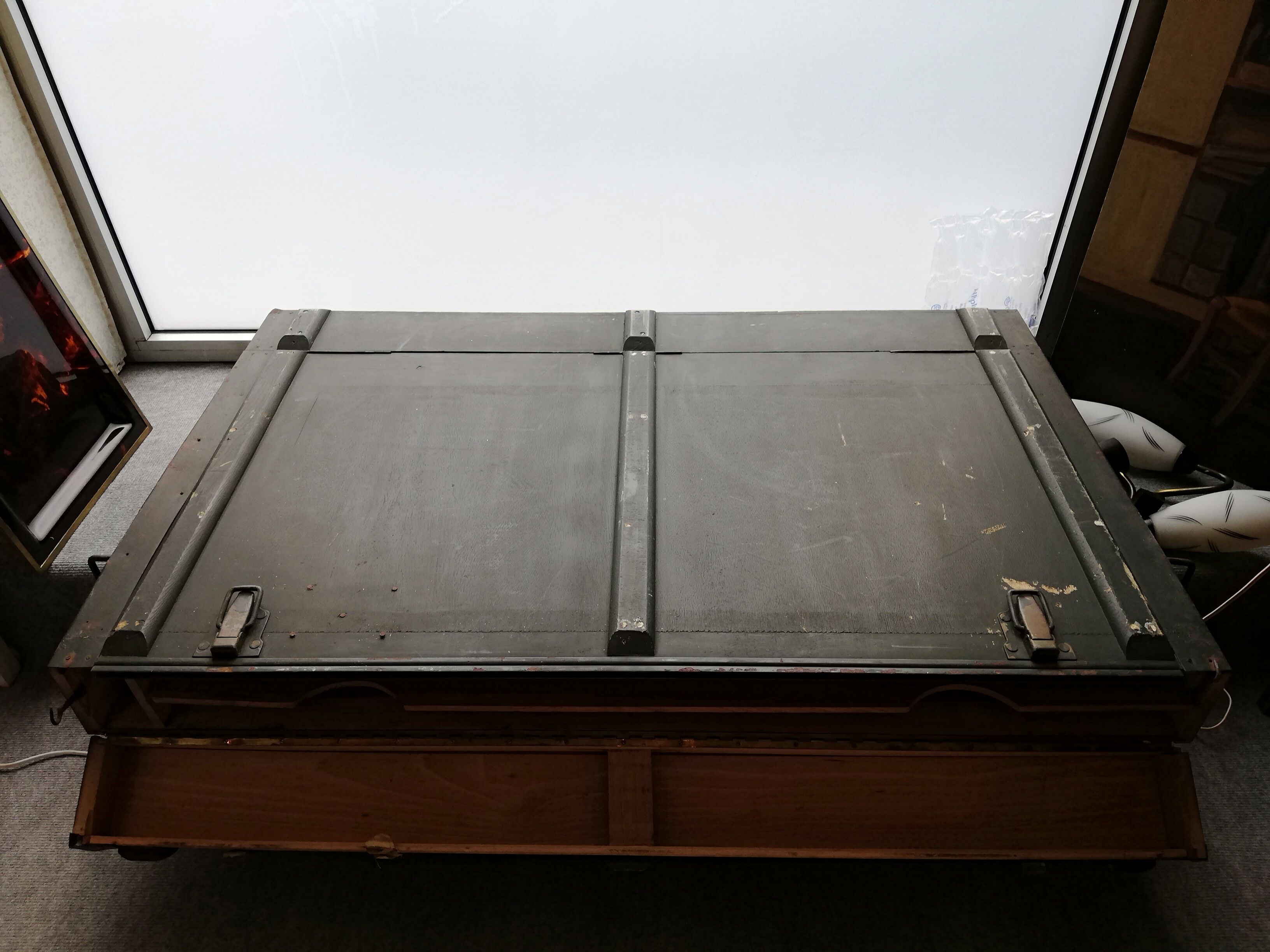 Trunk for nautical charts