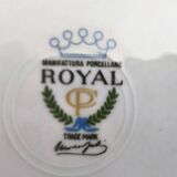 Set of 6 small white porcelain dinner plates with gold trim