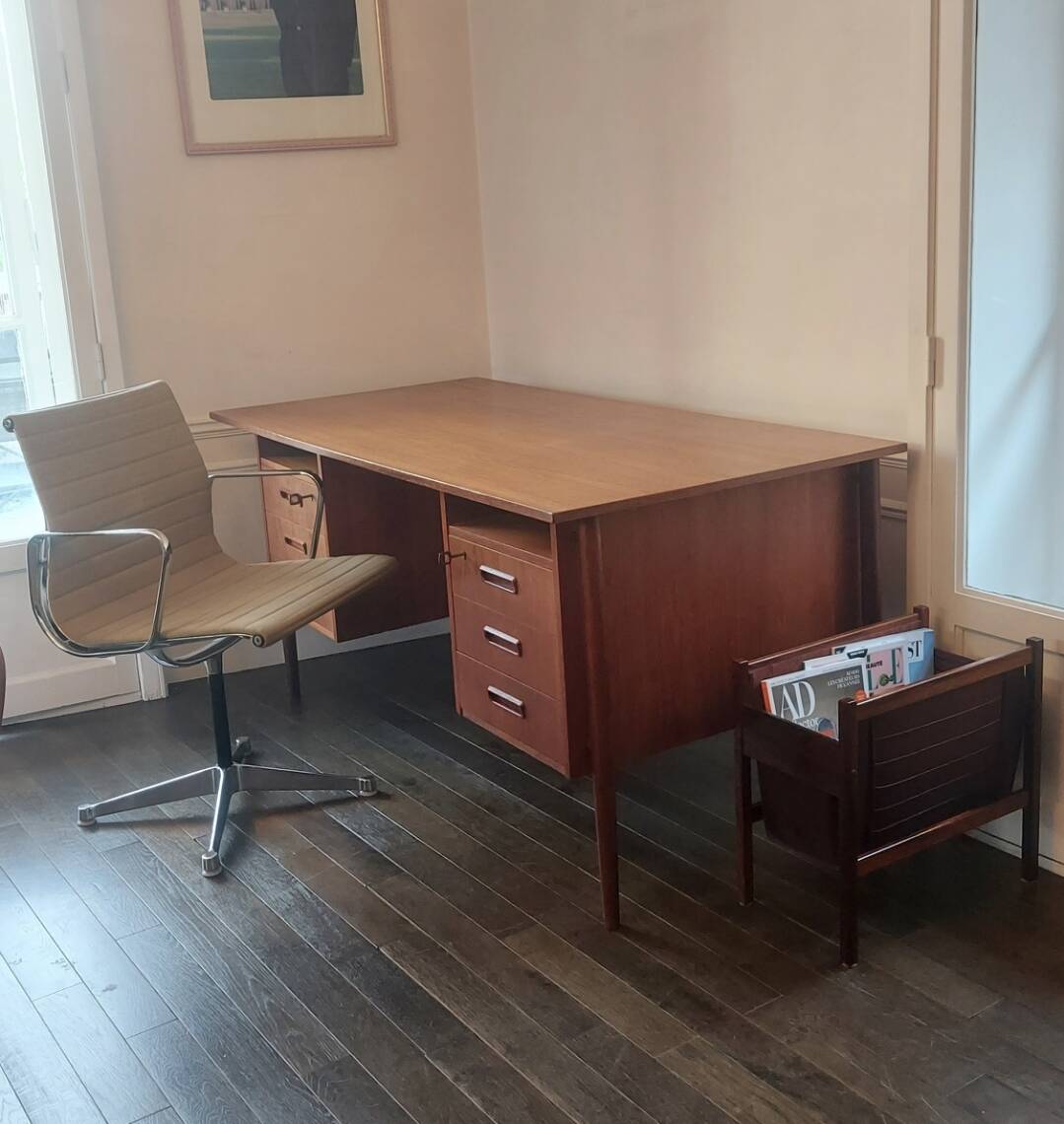 Scandinavian magazine rack/vinyl rack in Rio rosewood and leather by Torbjørn Afdal