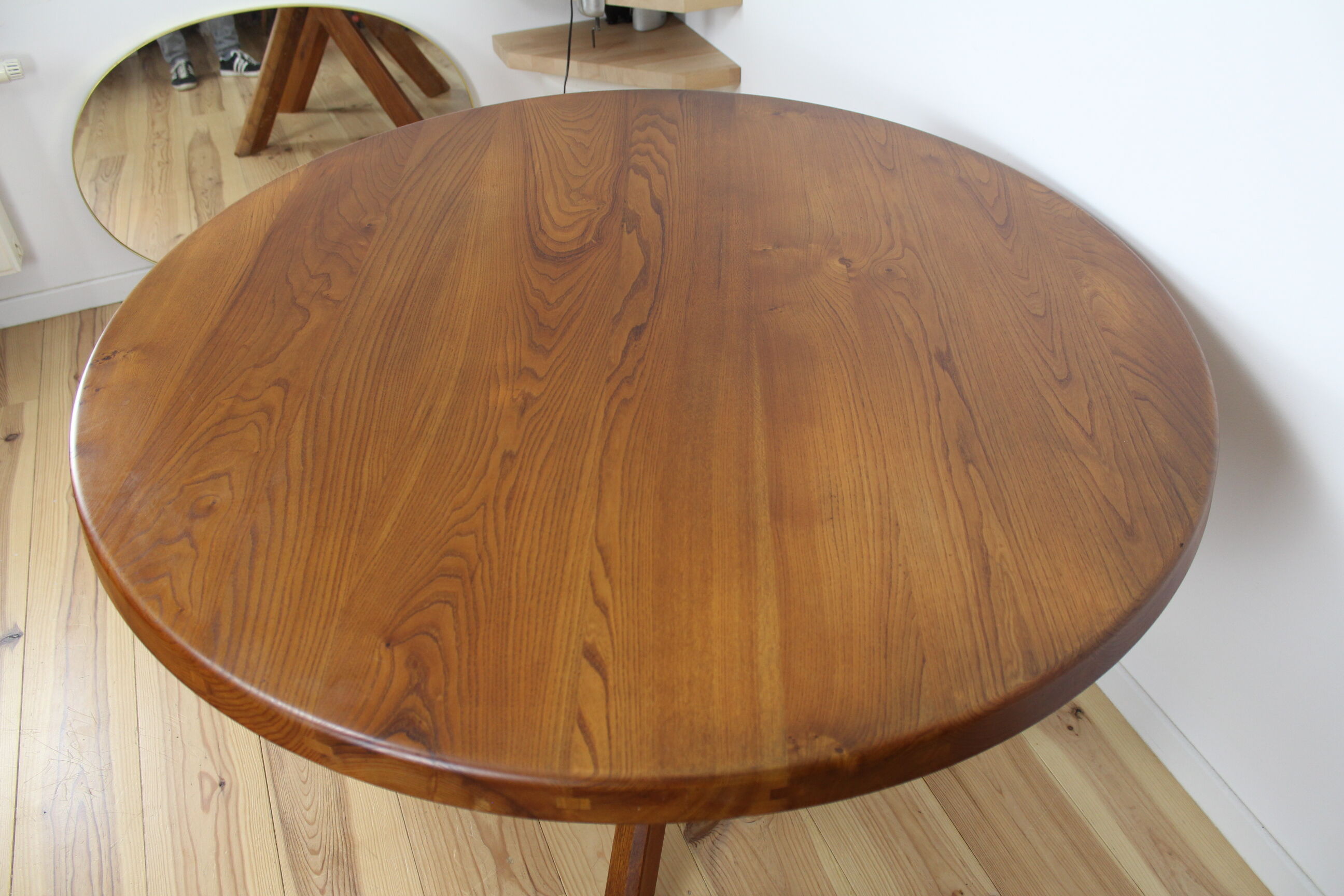 Table T21 in 128cm by Pierre Chapo, 4 feet