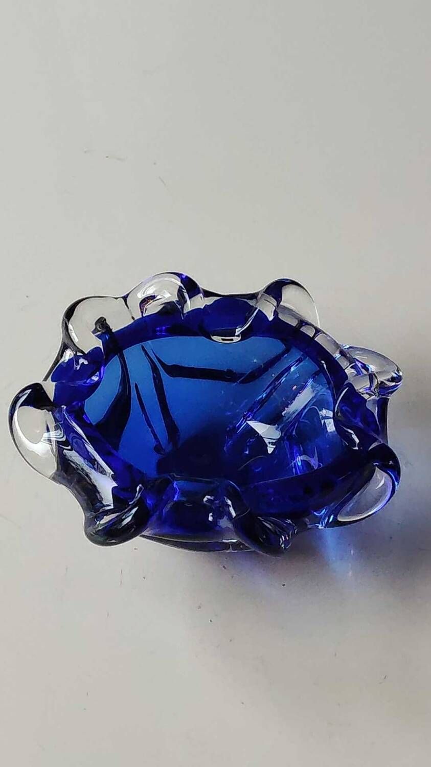 Empty pocket blown art glass from Murano Italy, corolla shape, cobalt blue