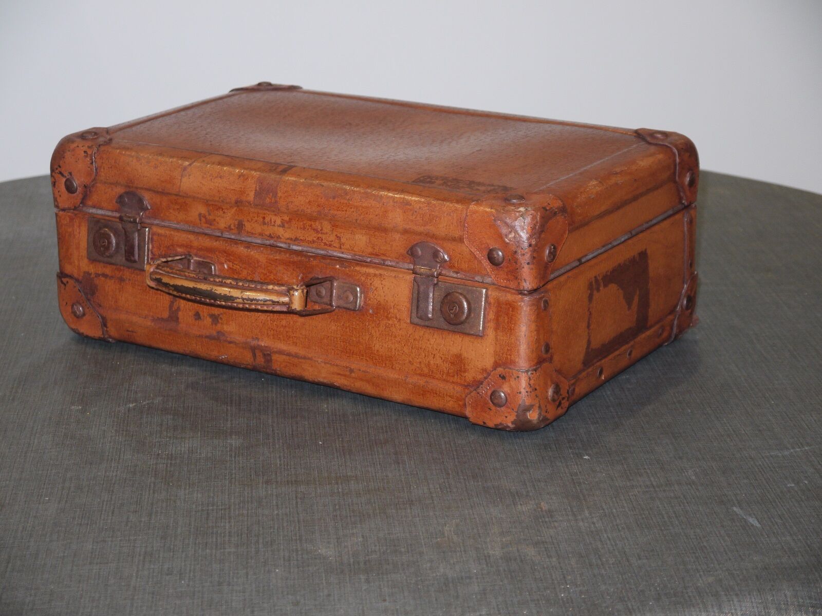 Very nice small suitcase from the 1940s