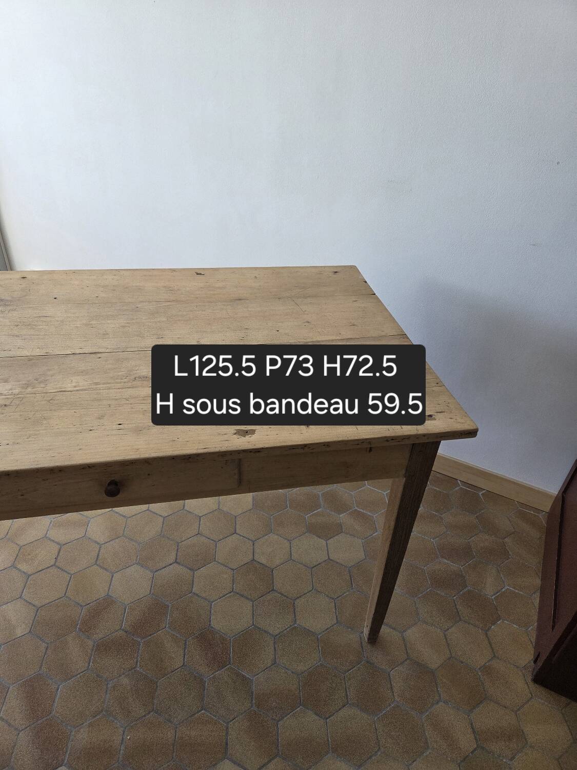 Old farmhouse table for 4/6 people.