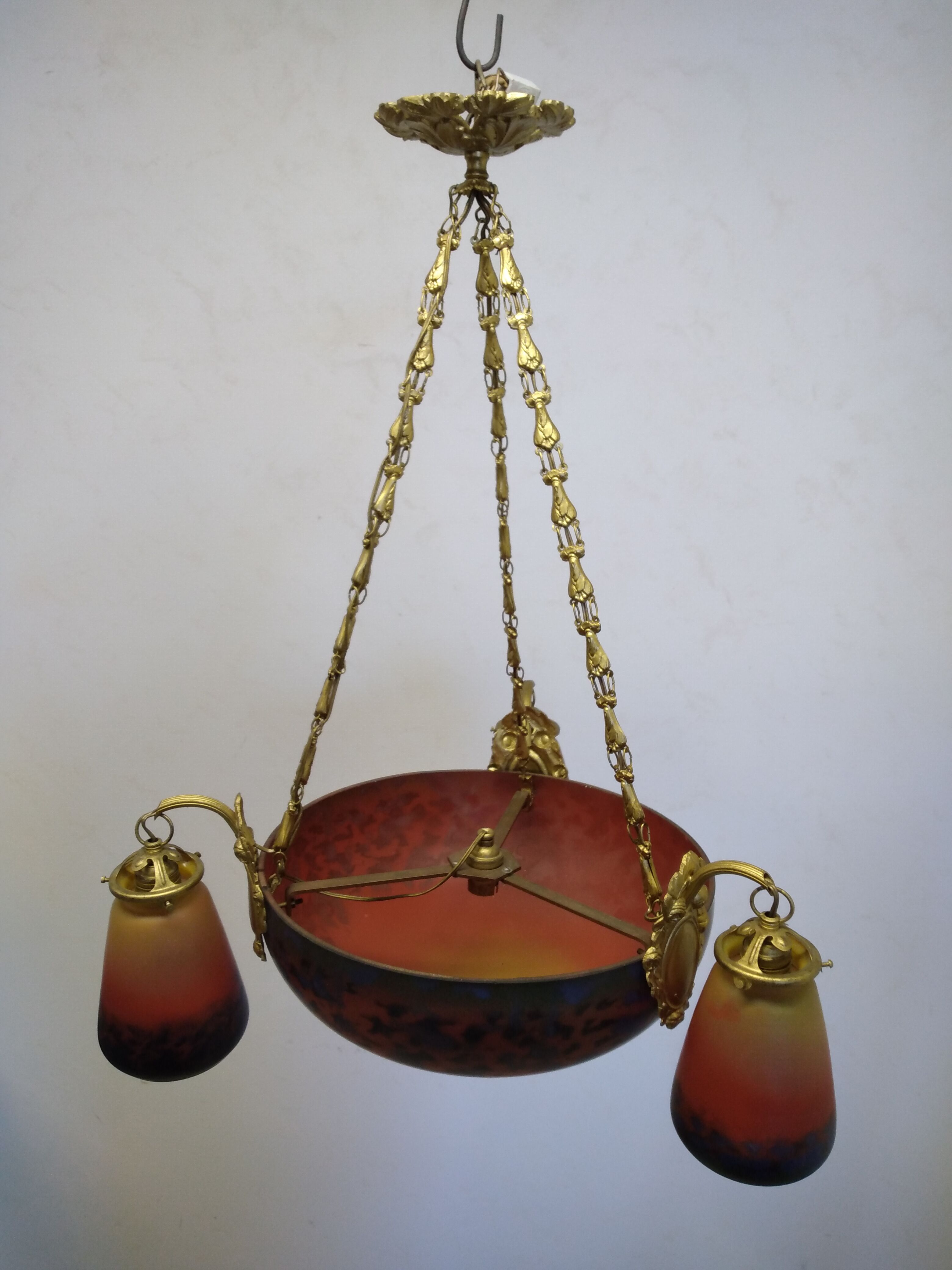 Suspension in art deco glass paste