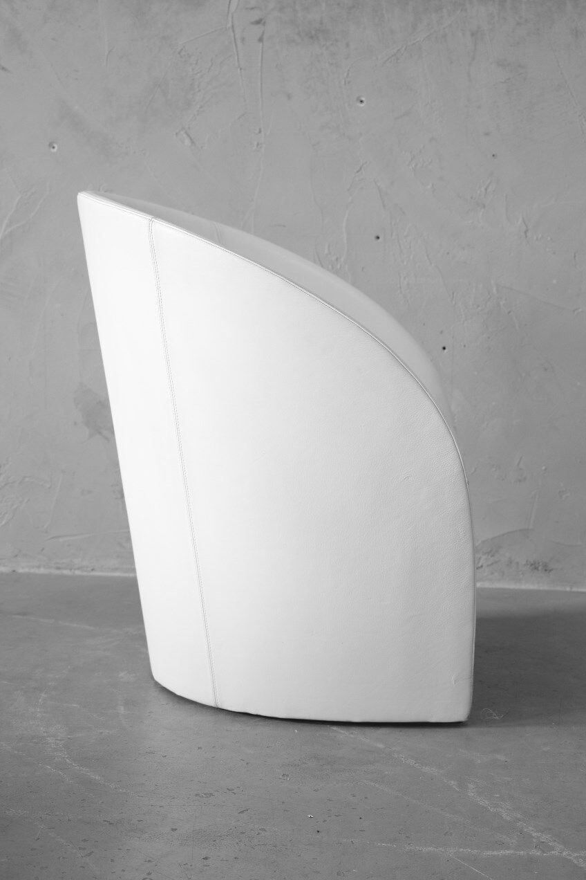 Intervista Leather Armchair by Massimo and Lella Vignelli for Poltrona Frau, 1989.