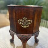 Magnificent mahogany planter