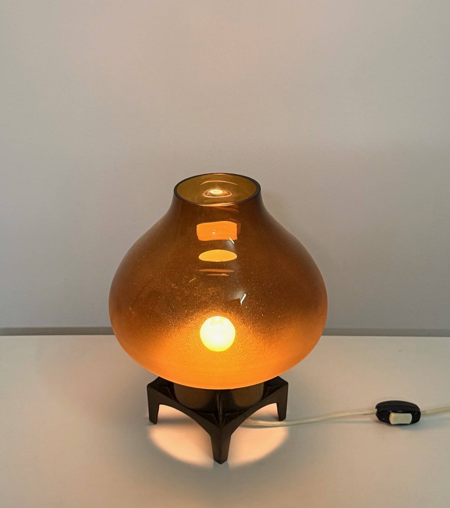 Mid-Century Modern 1960s-70s Table Lamp, Amber Glass Shade and Metal Base