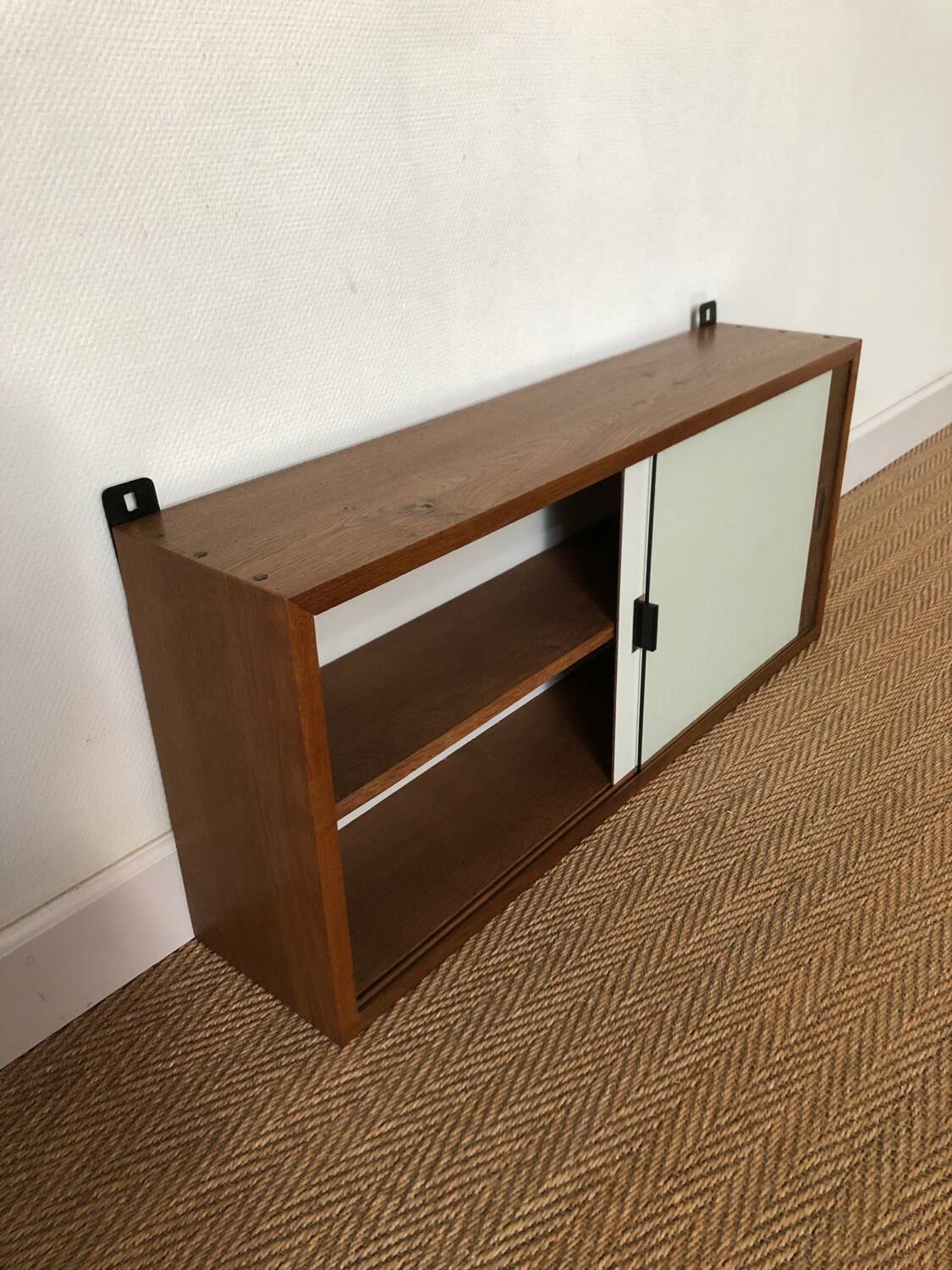 Shelf / display case