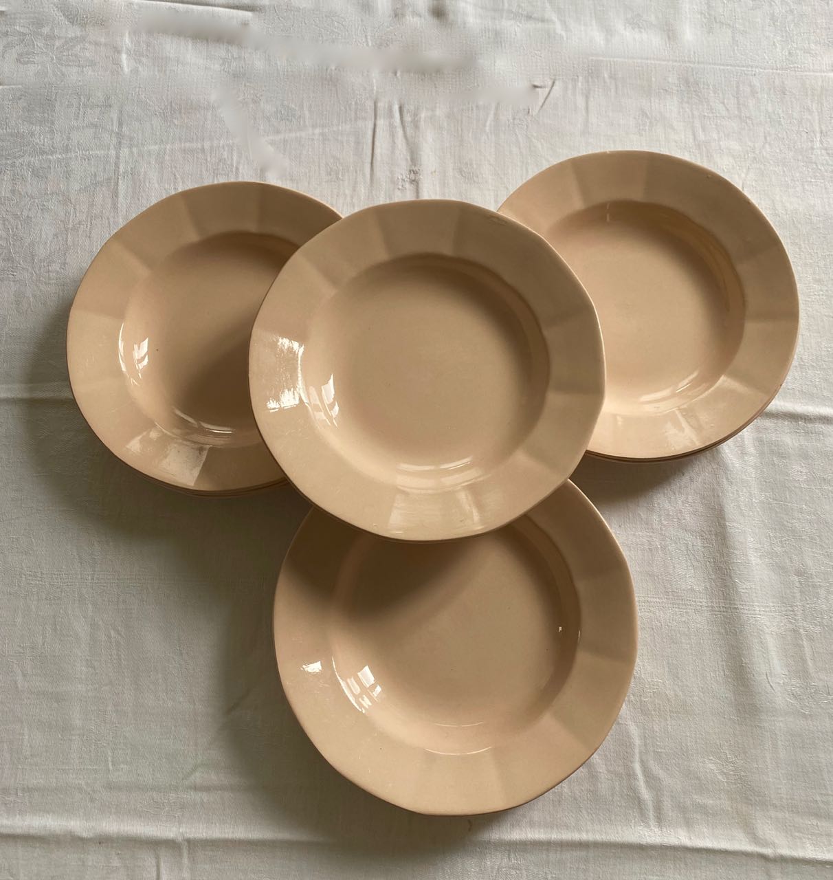 Service of powder pink hollow plates