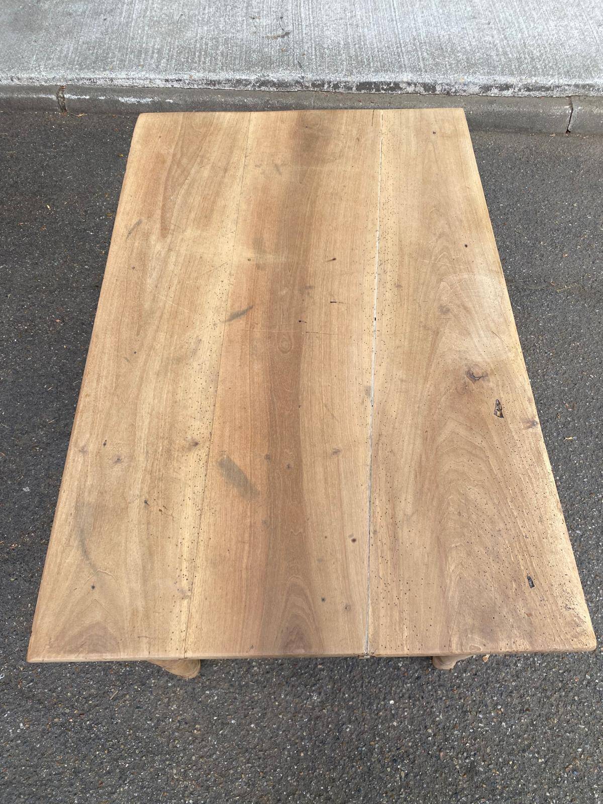 Petite table de ferme compacte 108x70cm décapée style campagne chic